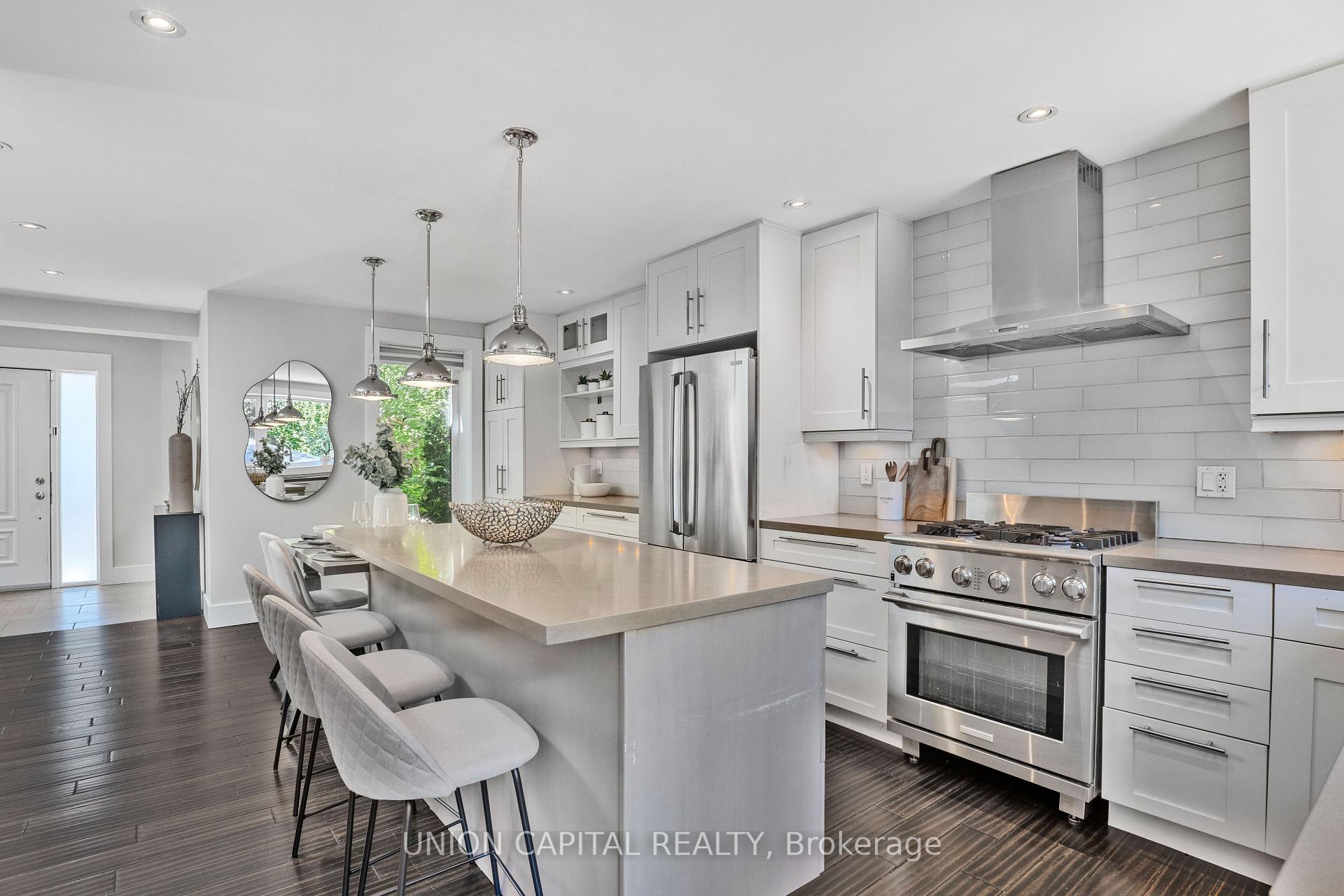 Photo 15 of 3 Elton Crescent, Etobicoke, Long Branch — HOMEH