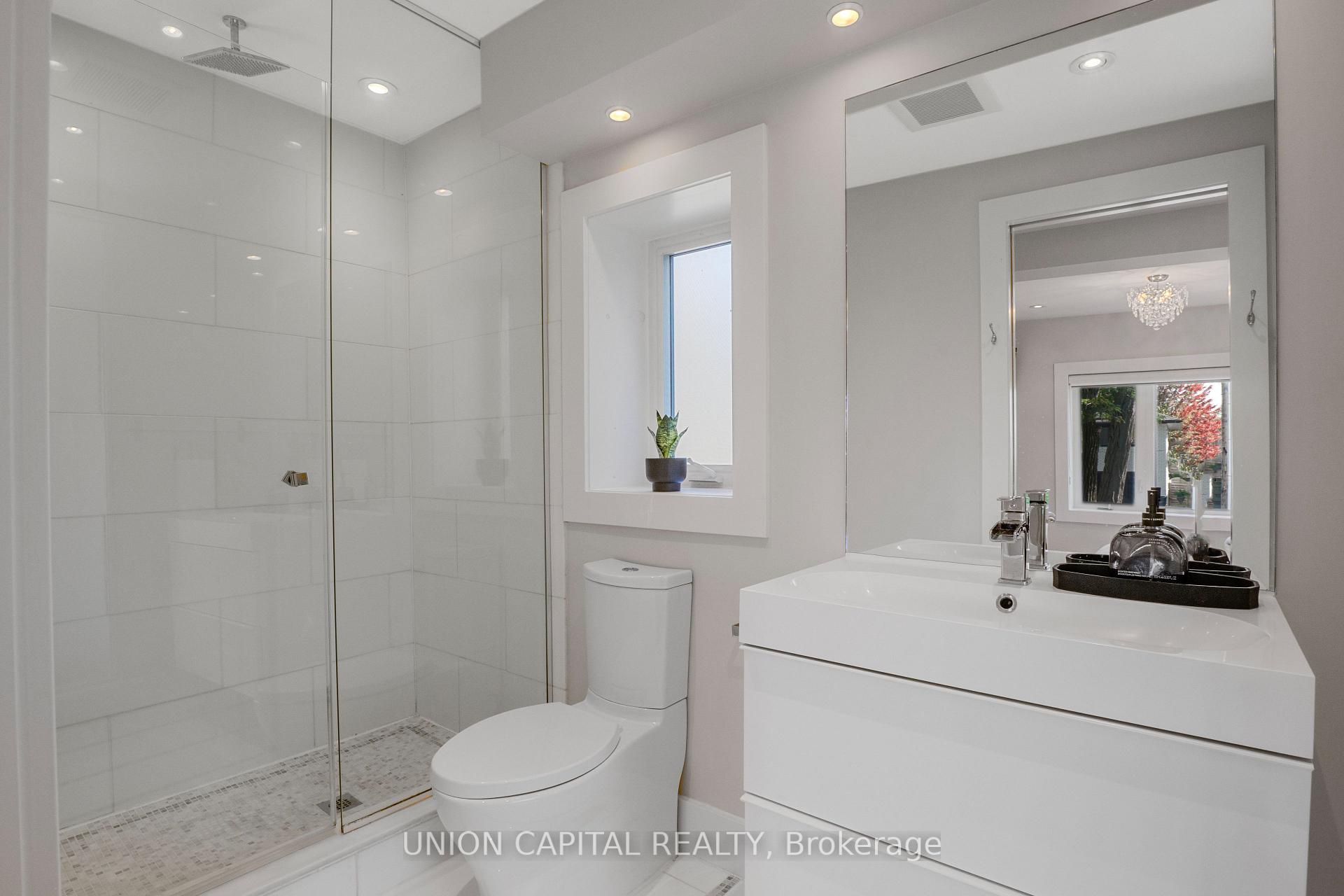 Photo 21 of 3 Elton Crescent, Etobicoke, Long Branch — HOMEH
