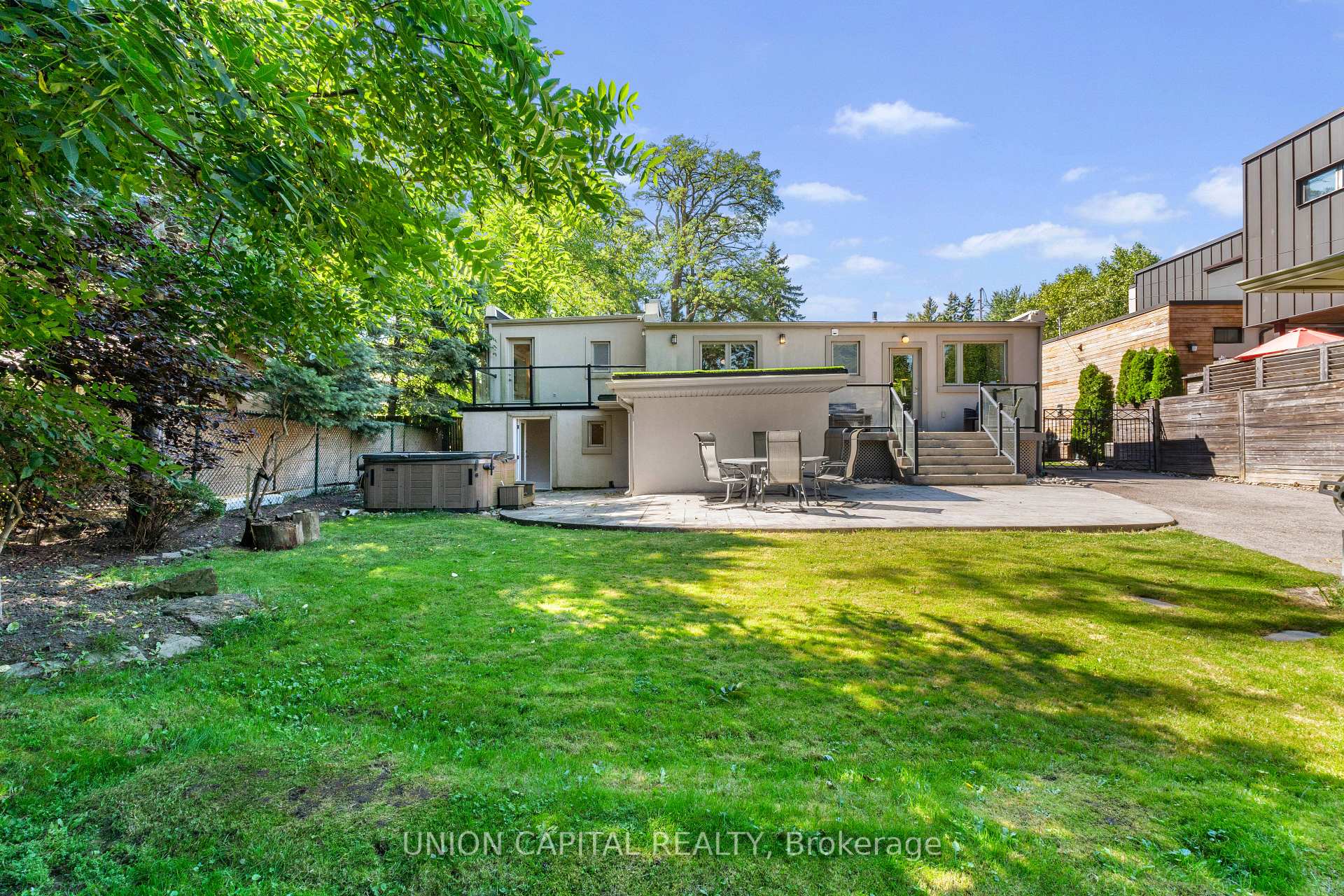 Photo 37 of 3 Elton Crescent, Etobicoke, Long Branch — HOMEH