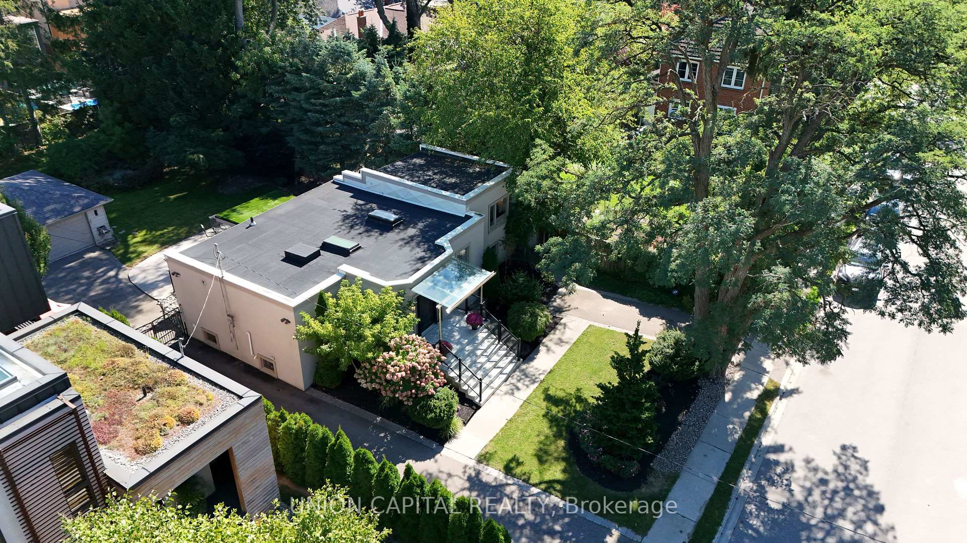 Photo 39 of 3 Elton Crescent, Etobicoke, Long Branch — HOMEH
