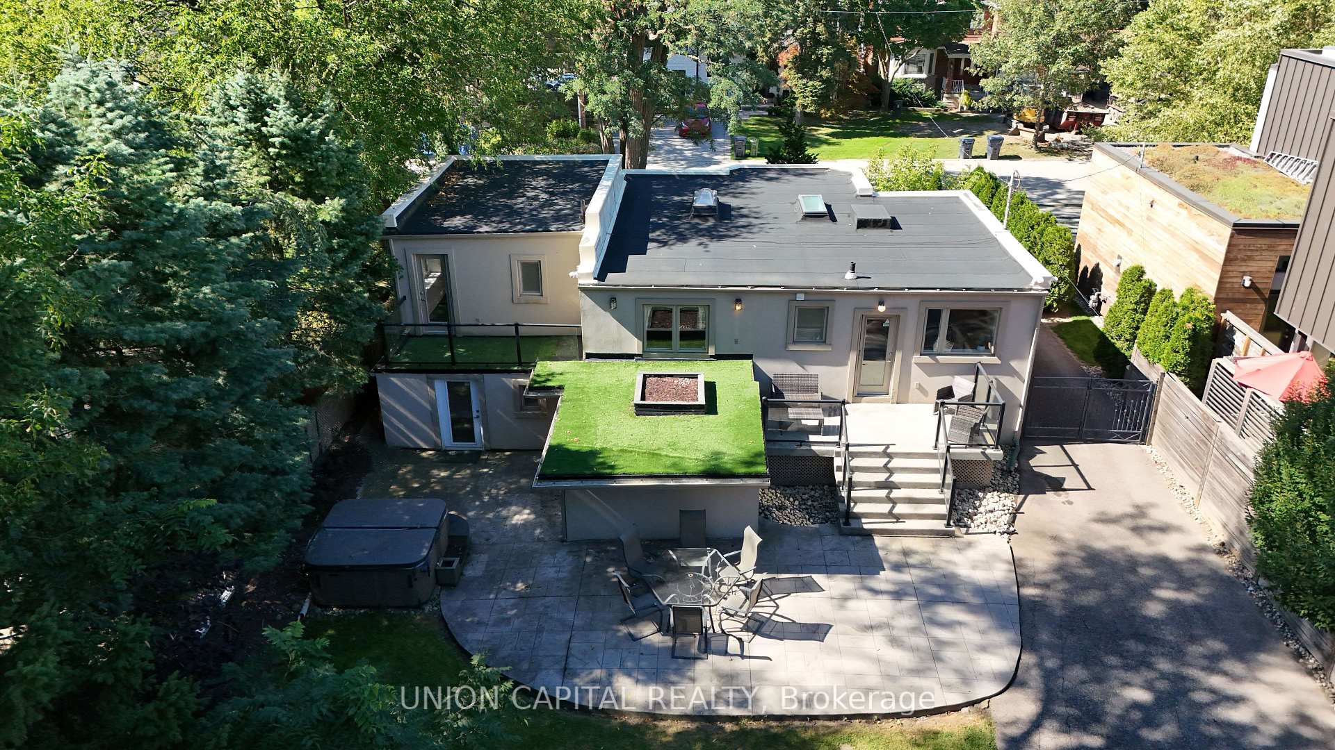 Photo 42 of 3 Elton Crescent, Etobicoke, Long Branch — HOMEH