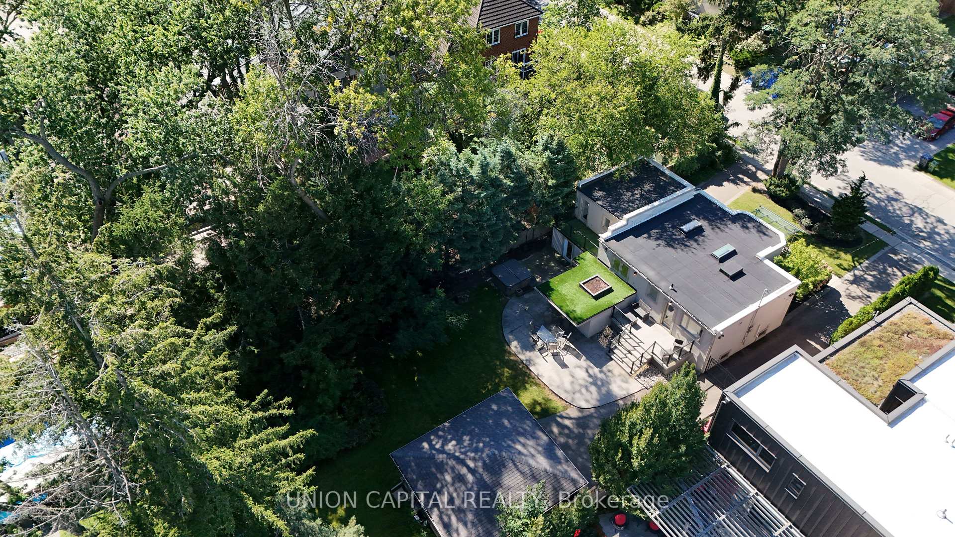 Photo 45 of 3 Elton Crescent, Etobicoke, Long Branch — HOMEH