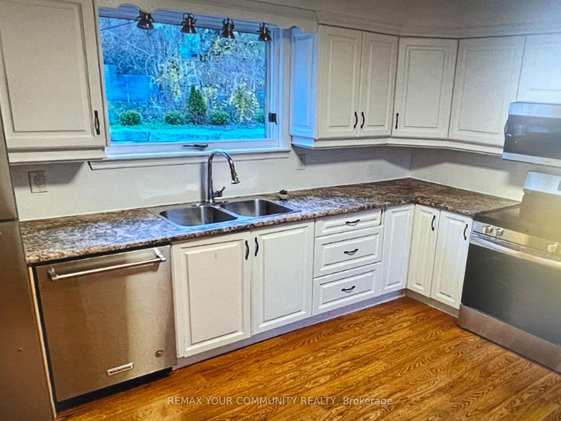 Photo 5 of 926 Ivy Court, Oshawa, Donevan — HOMEH