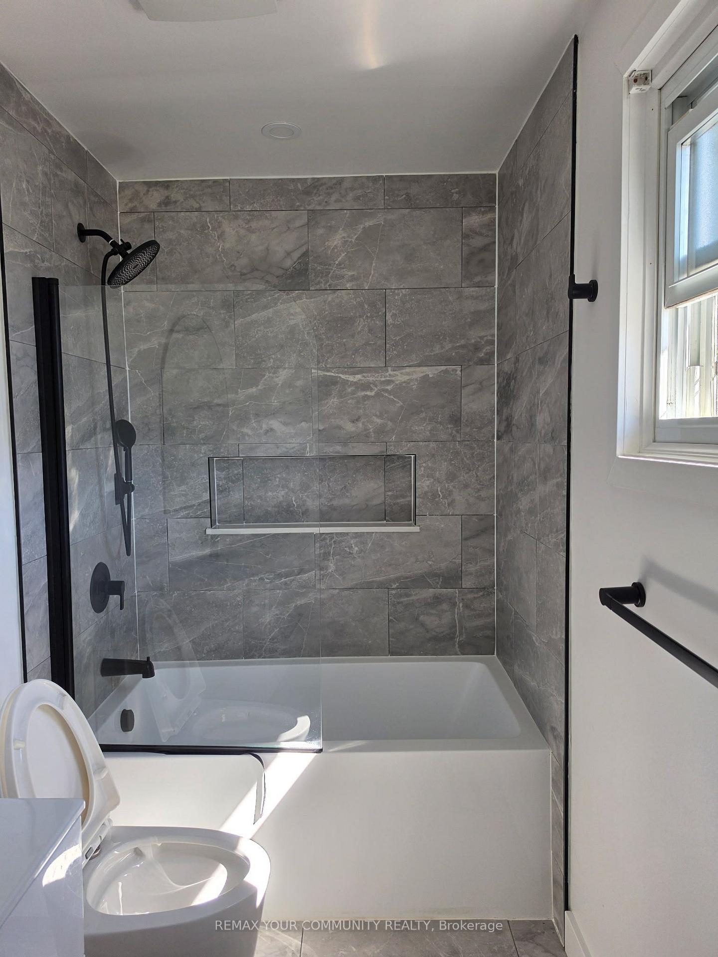 Photo 7 of 926 Ivy Court, Oshawa, Donevan — HOMEH