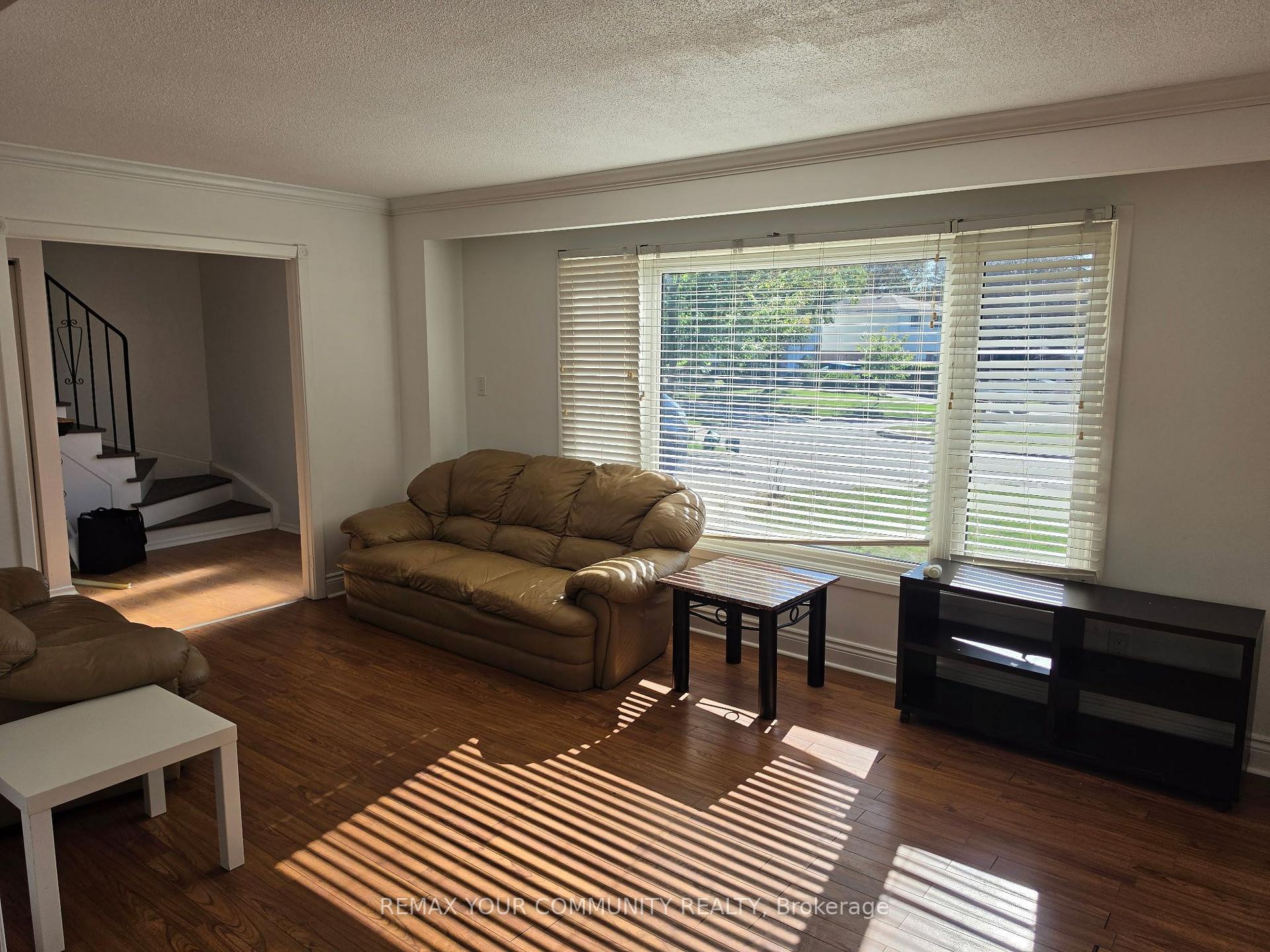 Photo 9 of 926 Ivy Court, Oshawa, Donevan — HOMEH