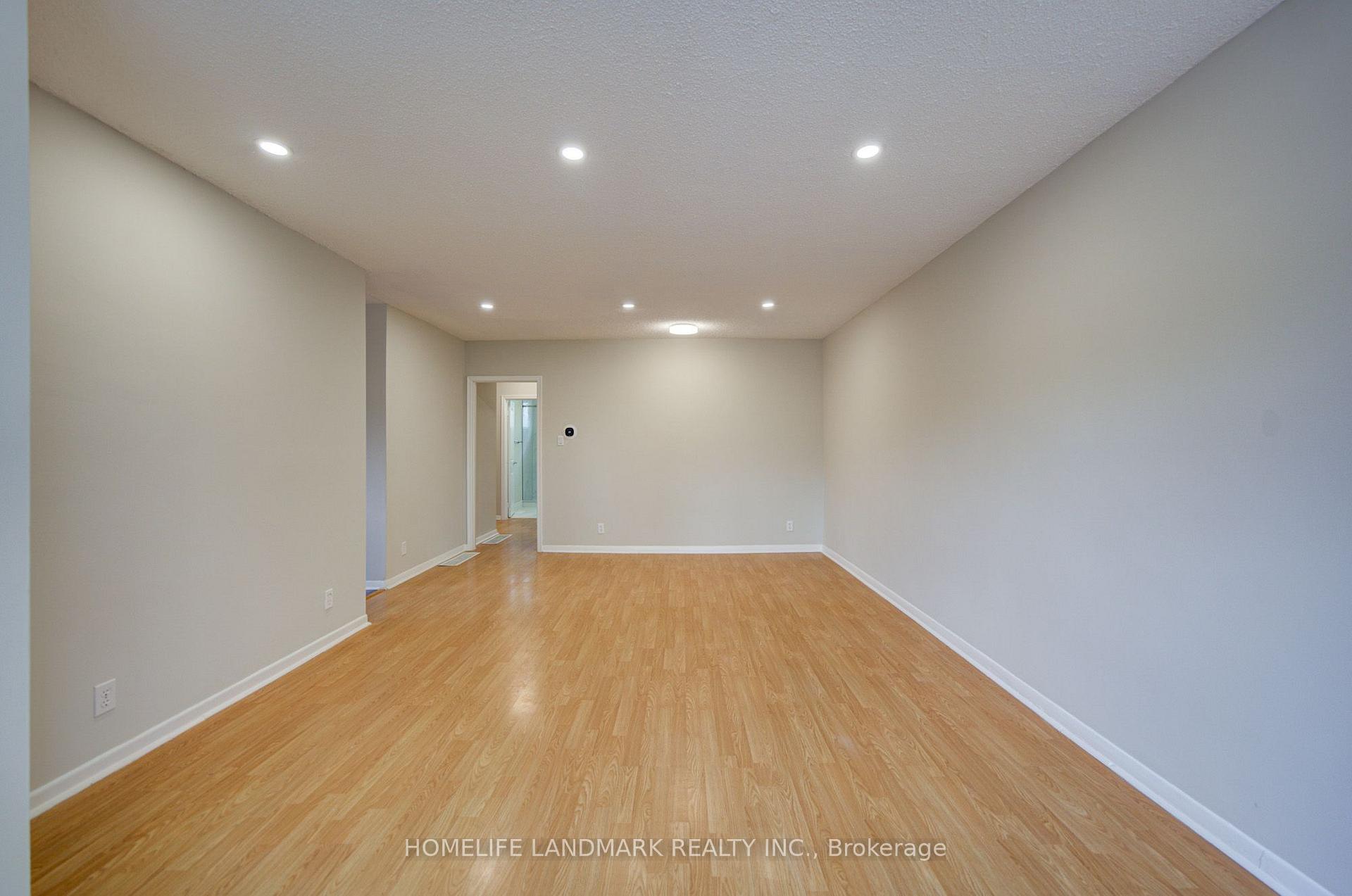Photo 2 of 341 Blue Grass Boulevard, Richmond Hill, Crosby — HOMEH