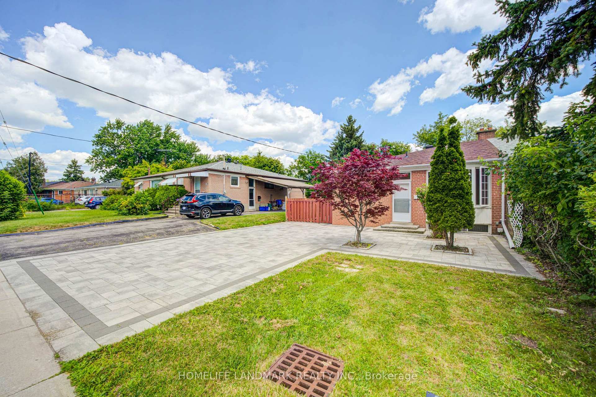 Photo 5 of 341 Blue Grass Boulevard, Richmond Hill, Crosby — HOMEH
