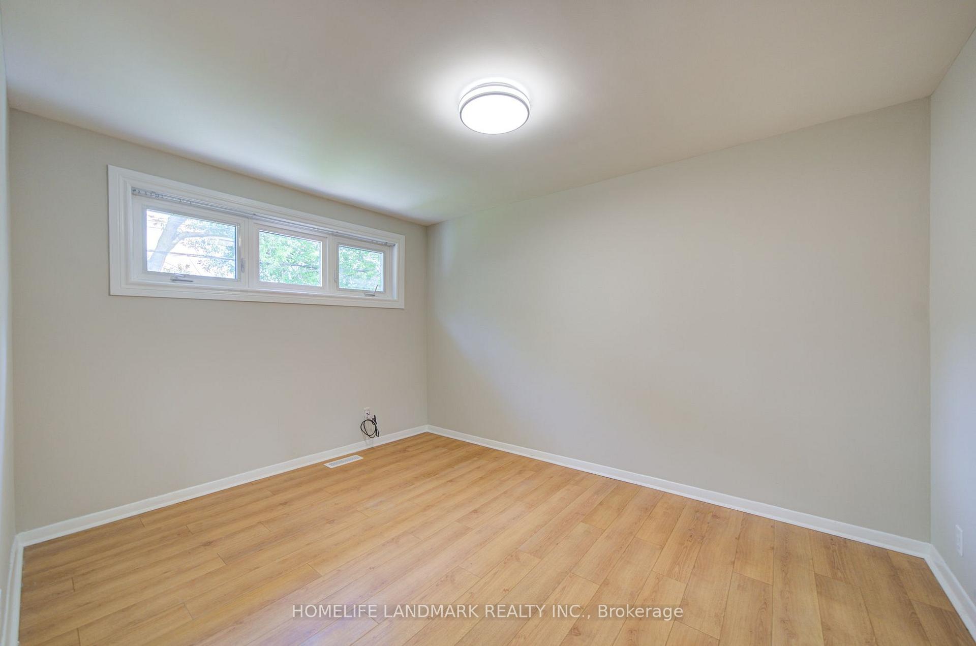 Photo 9 of 341 Blue Grass Boulevard, Richmond Hill, Crosby — HOMEH