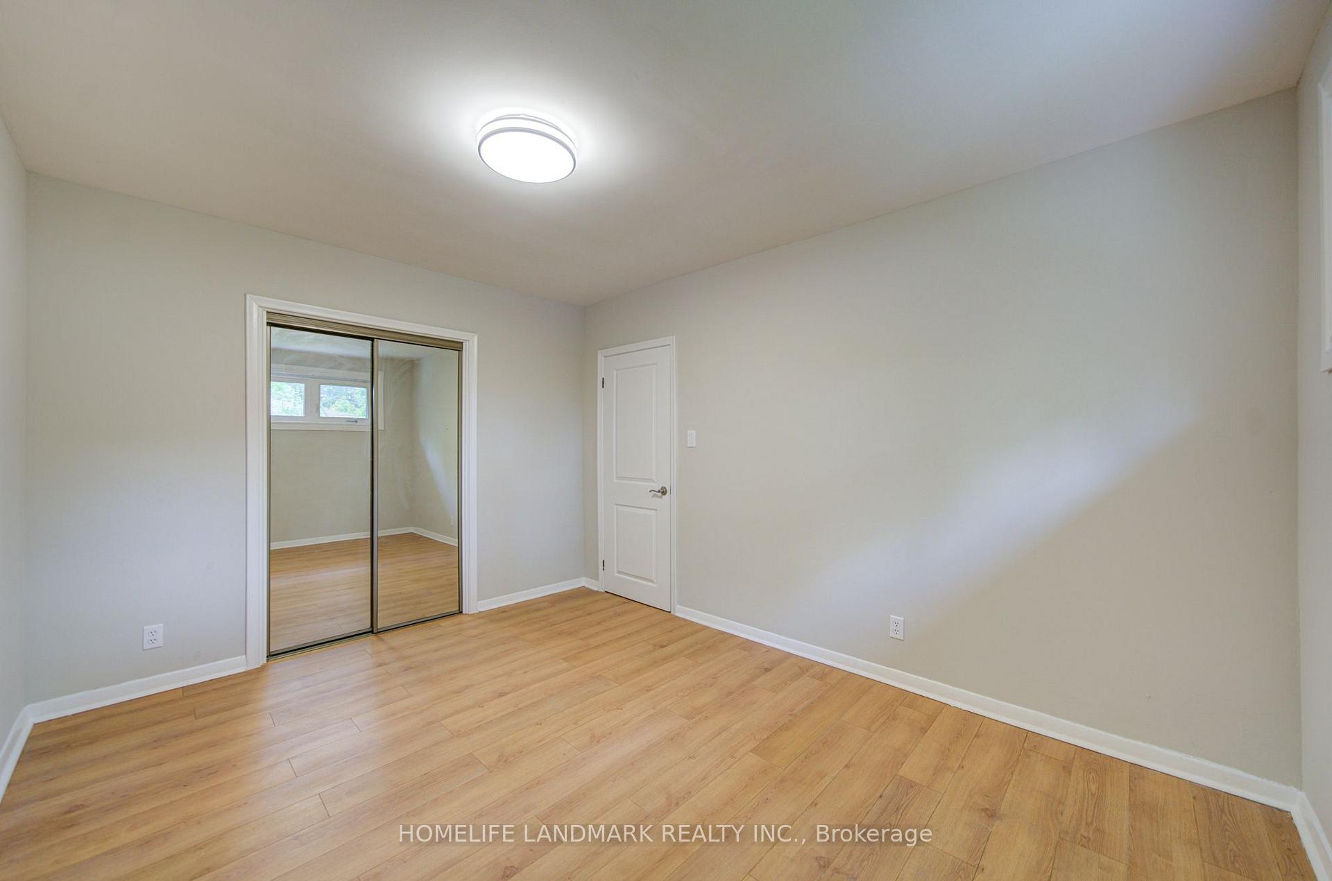 Photo 10 of 341 Blue Grass Boulevard, Richmond Hill, Crosby — HOMEH