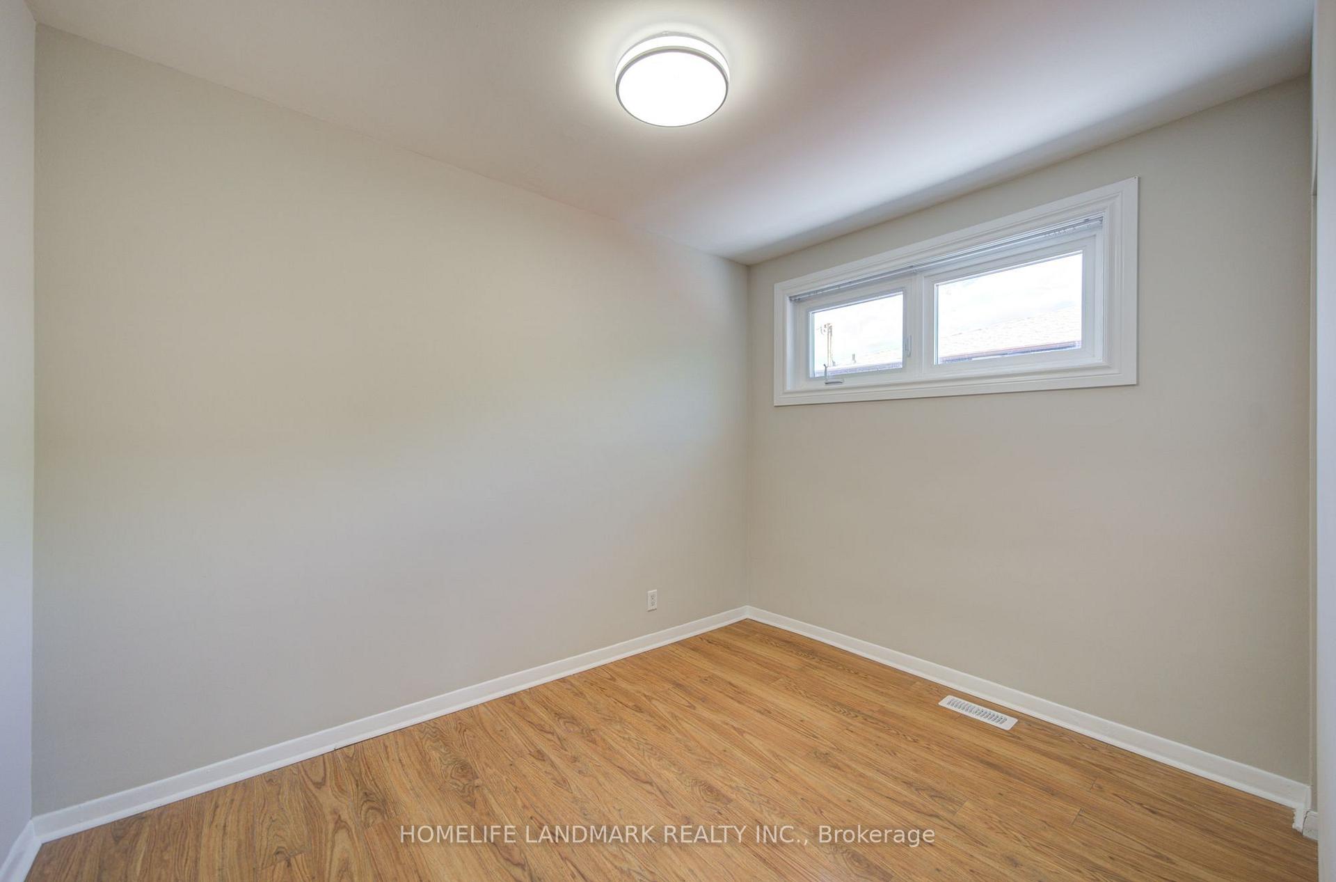 Photo 14 of 341 Blue Grass Boulevard, Richmond Hill, Crosby — HOMEH