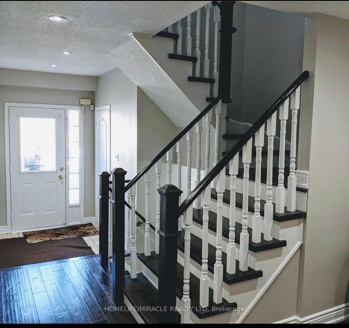 Photo 3 of Unit Upper, 22 Pauline Crescent, Brampton, Fletcher's Meadow — HOMEH