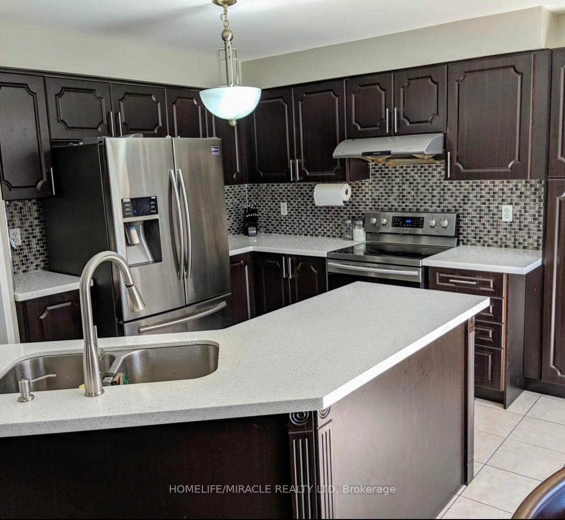 Photo 8 of Unit Upper, 22 Pauline Crescent, Brampton, Fletcher's Meadow — HOMEH