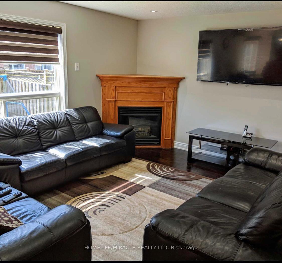 Photo 11 of Unit Upper, 22 Pauline Crescent, Brampton, Fletcher's Meadow — HOMEH