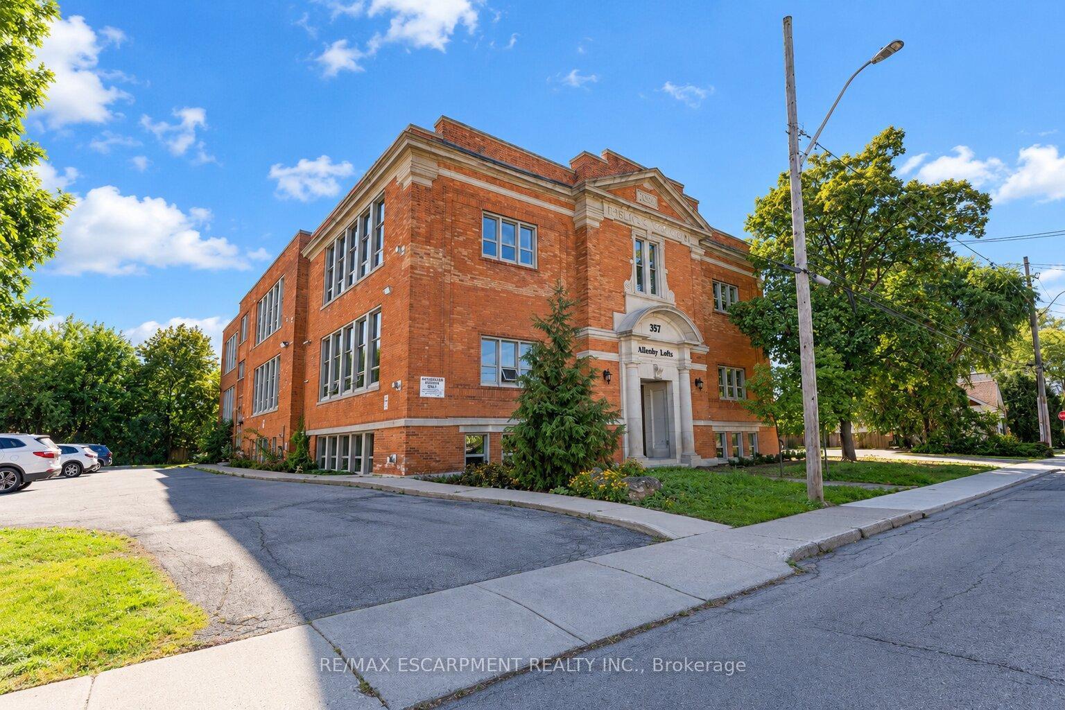 Photo 2 of Unit 16, 357 Hunter Street W, Hamilton, Kirkendall — HOMEH