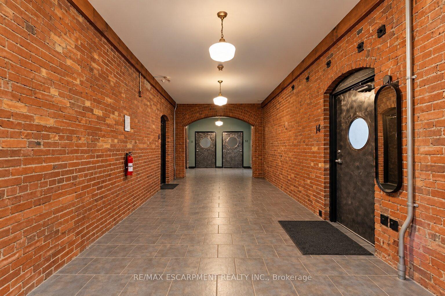 Photo 5 of Unit 16, 357 Hunter Street W, Hamilton, Kirkendall — HOMEH