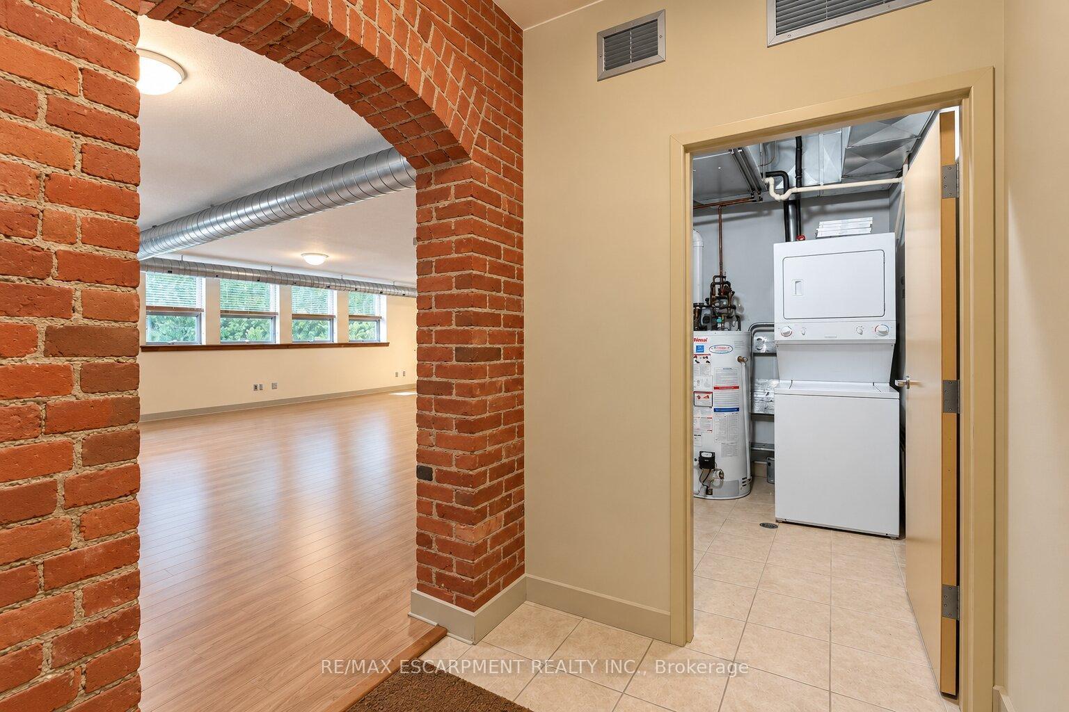 Photo 7 of Unit 16, 357 Hunter Street W, Hamilton, Kirkendall — HOMEH