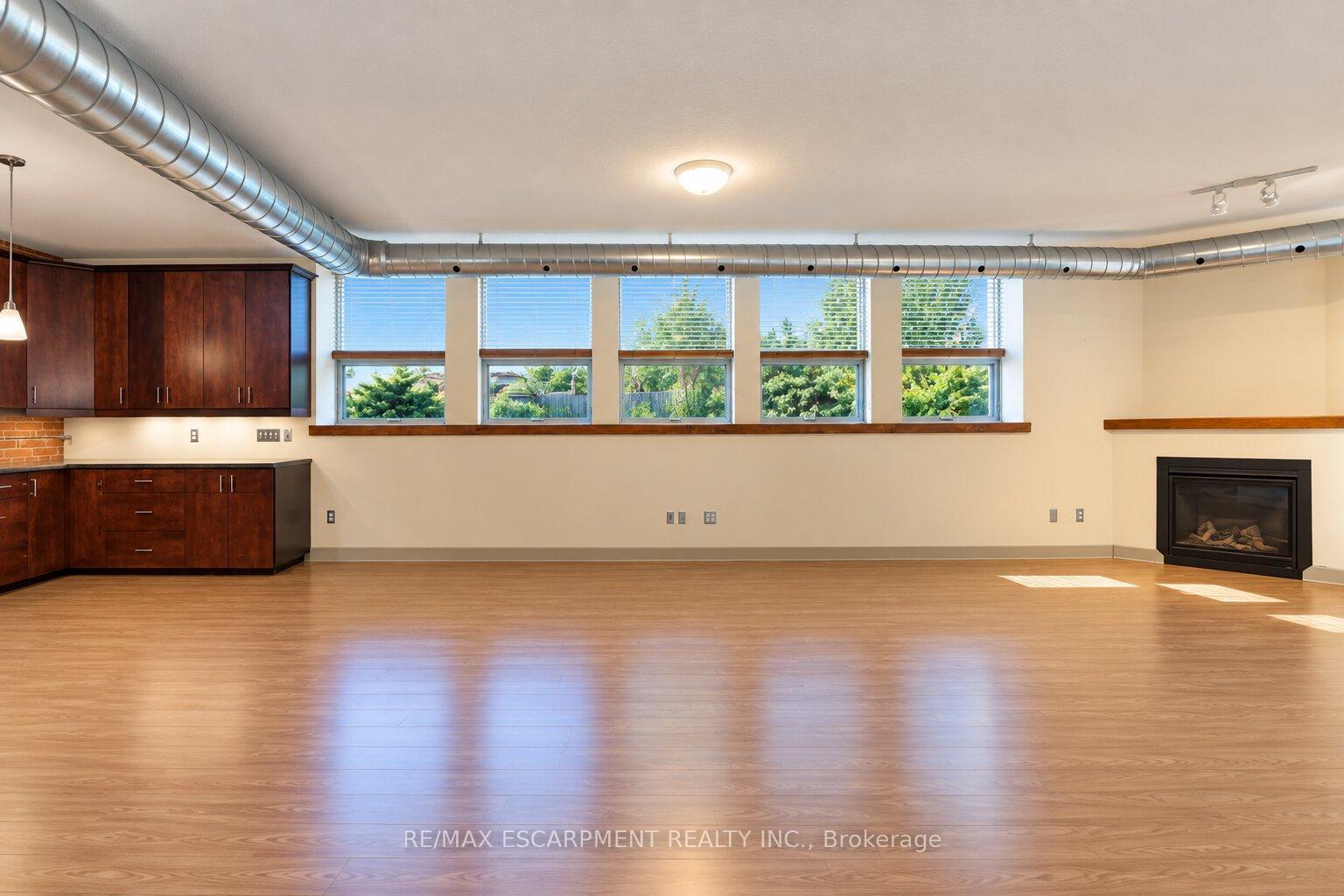 Photo 13 of Unit 16, 357 Hunter Street W, Hamilton, Kirkendall — HOMEH