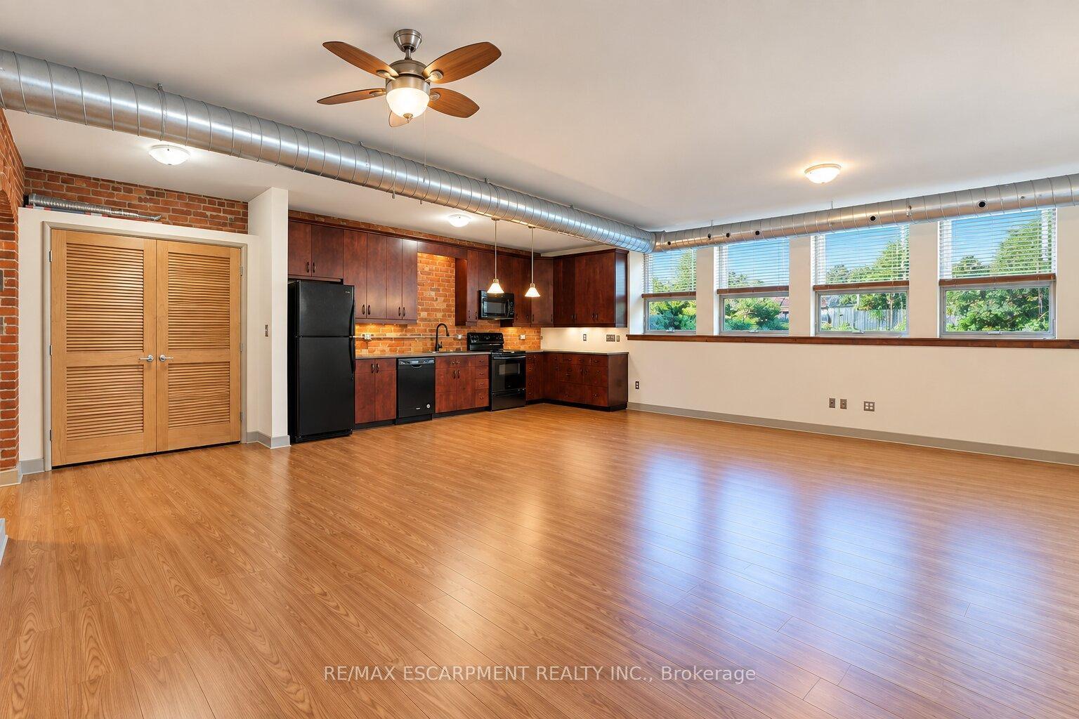 Photo 18 of Unit 16, 357 Hunter Street W, Hamilton, Kirkendall — HOMEH