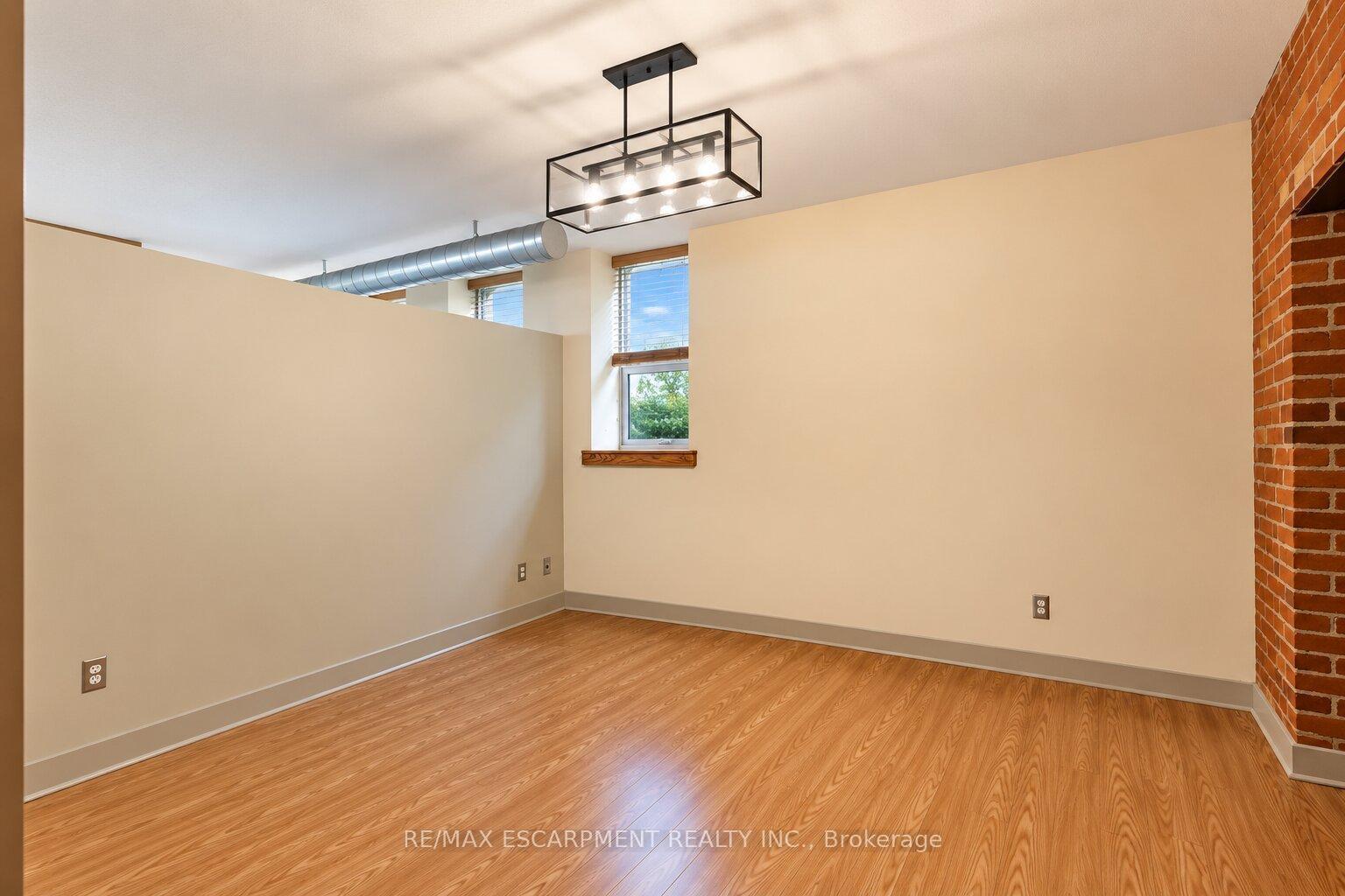 Photo 20 of Unit 16, 357 Hunter Street W, Hamilton, Kirkendall — HOMEH