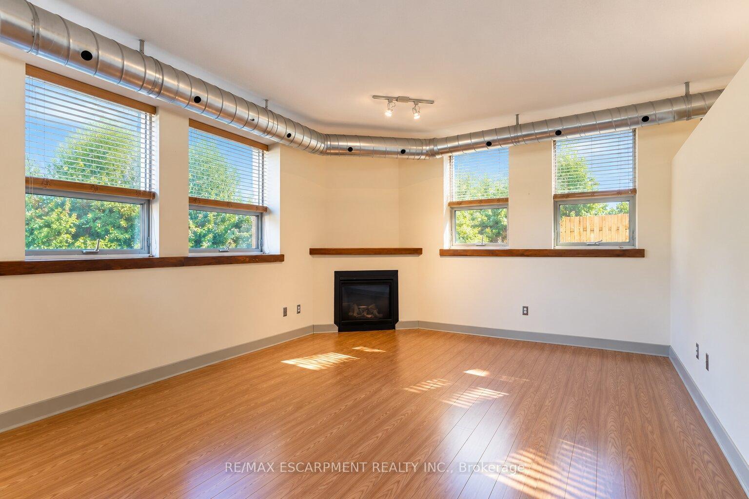 Photo 22 of Unit 16, 357 Hunter Street W, Hamilton, Kirkendall — HOMEH