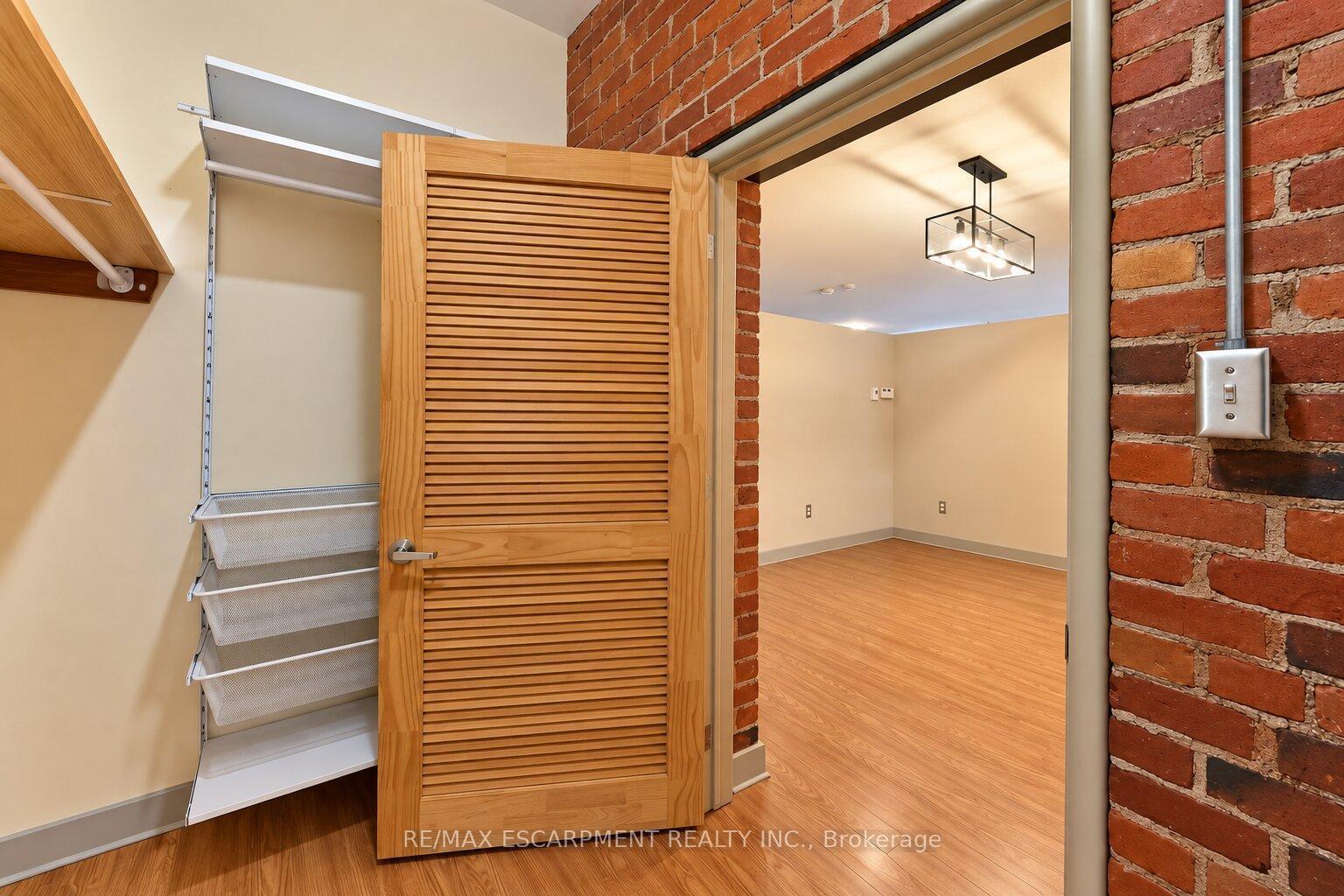 Photo 25 of Unit 16, 357 Hunter Street W, Hamilton, Kirkendall — HOMEH