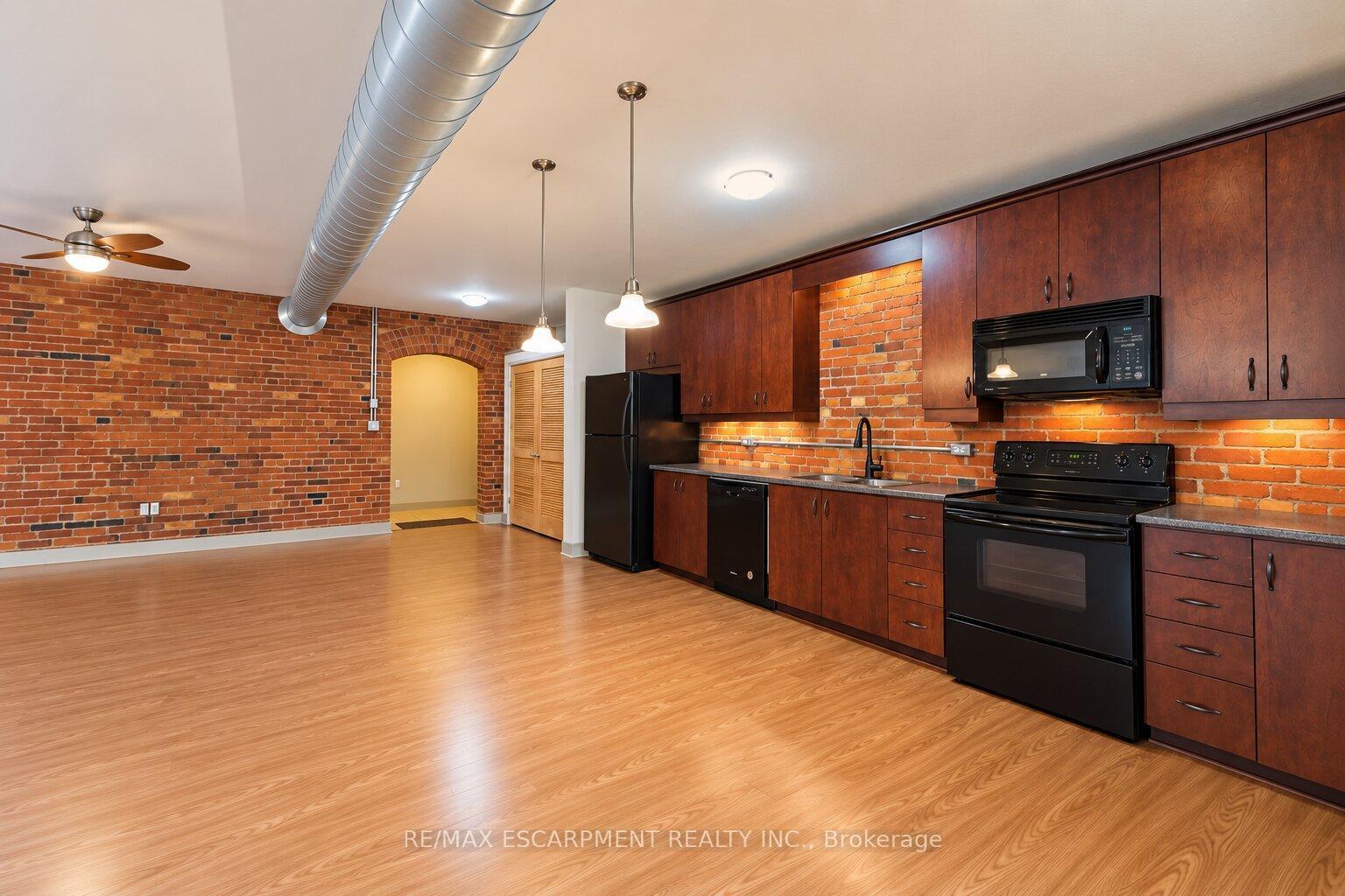 Photo 26 of Unit 16, 357 Hunter Street W, Hamilton, Kirkendall — HOMEH