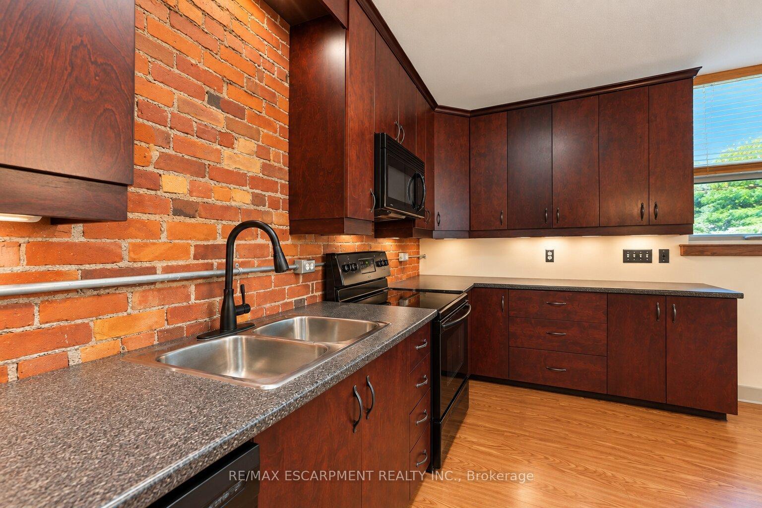 Photo 27 of Unit 16, 357 Hunter Street W, Hamilton, Kirkendall — HOMEH