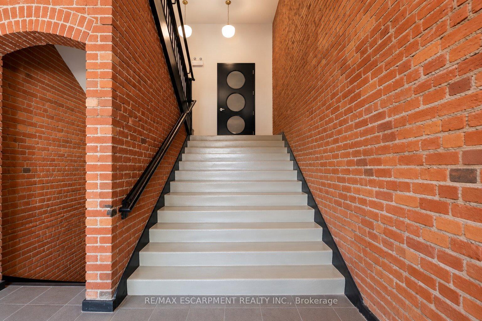 Photo 33 of Unit 16, 357 Hunter Street W, Hamilton, Kirkendall — HOMEH