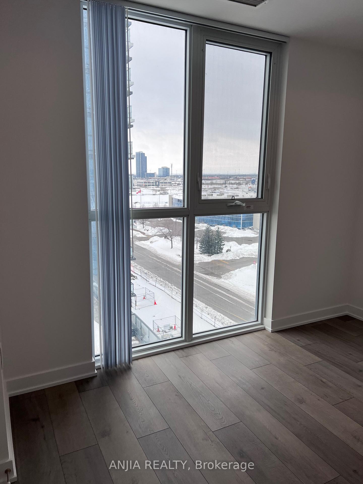 Photo 7 of Unit 603, 38 Honeycrisp Crescent, Vaughan, Vaughan Corporate Centre — HOMEH