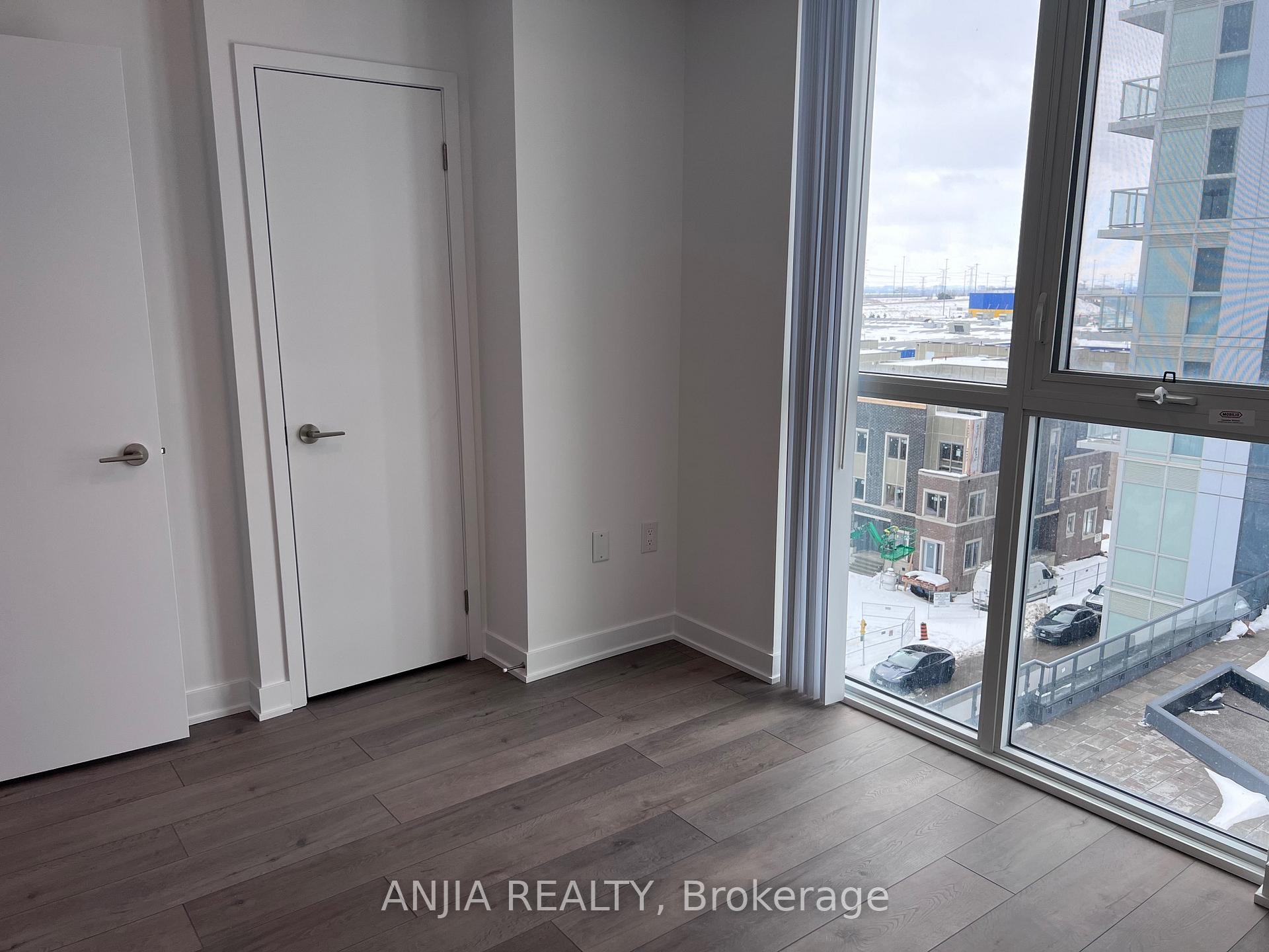 Photo 8 of Unit 603, 38 Honeycrisp Crescent, Vaughan, Vaughan Corporate Centre — HOMEH
