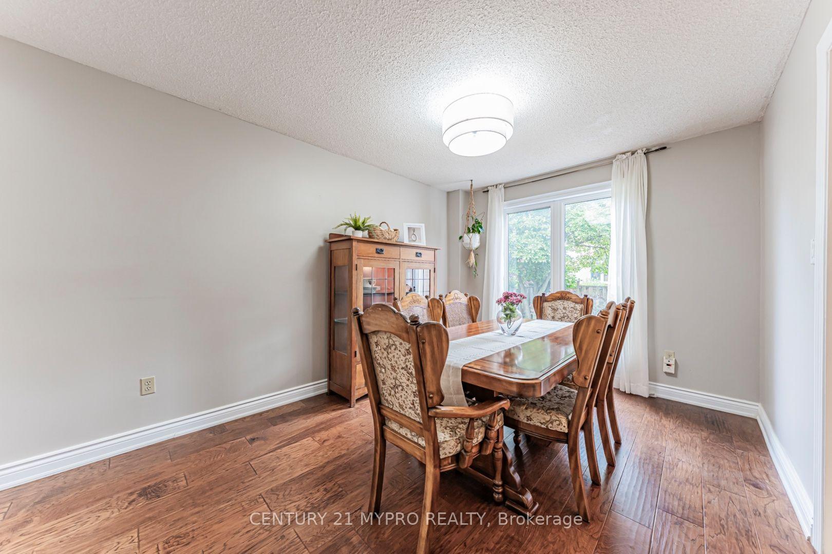 Photo 12 of 35 Wheeling Drive, Scarborough, Rouge — HOMEH