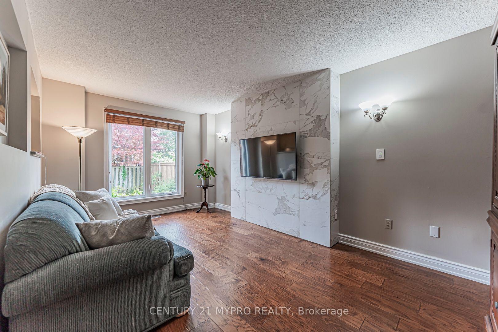 Photo 19 of 35 Wheeling Drive, Scarborough, Rouge — HOMEH