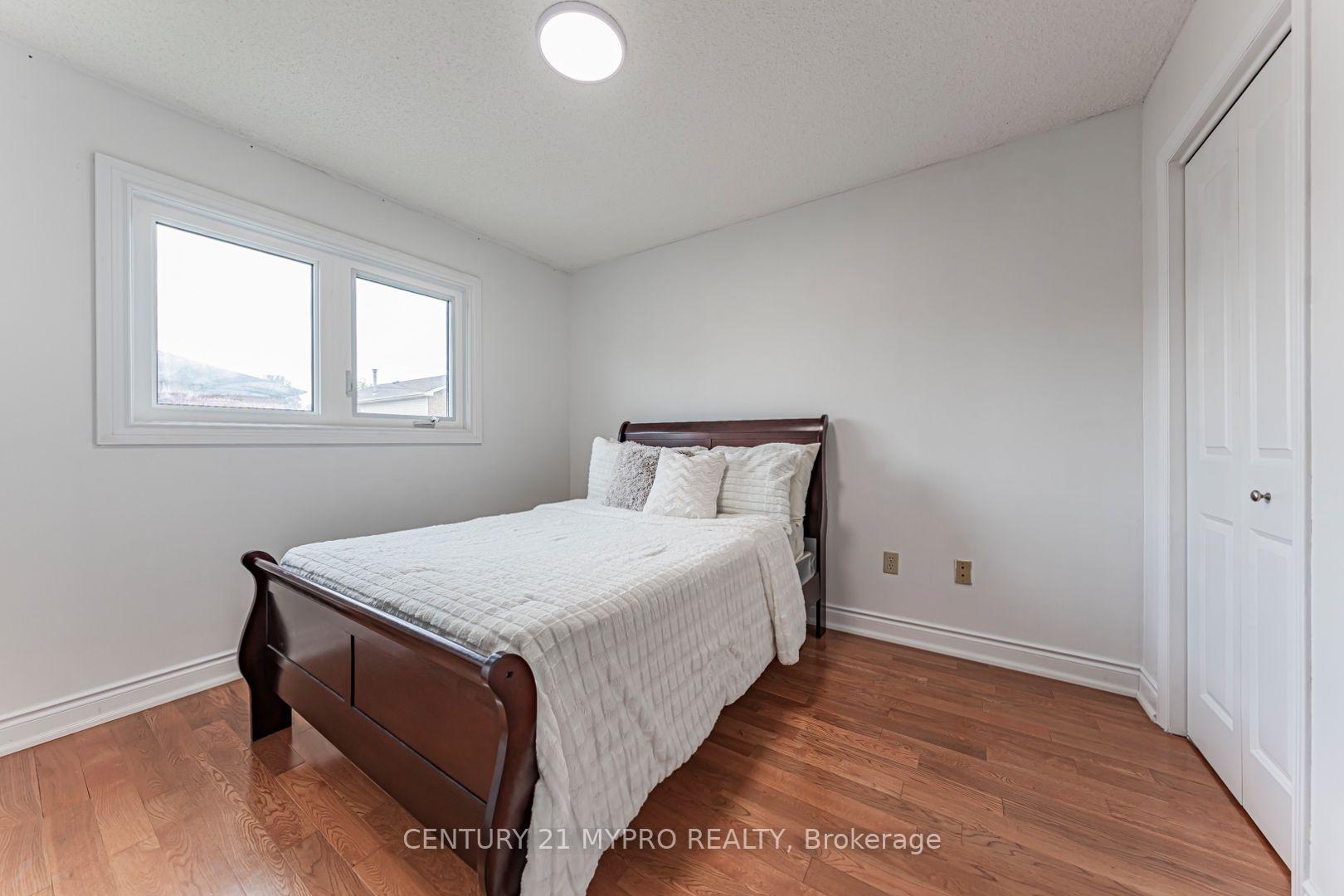 Photo 32 of 35 Wheeling Drive, Scarborough, Rouge — HOMEH