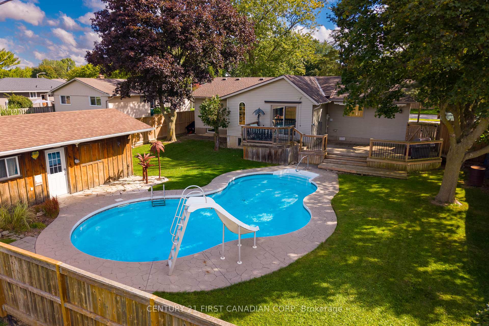 Photo 7 of 101 Kleinfeldt Avenue, Lucan Biddulph, Lucan — HOMEH