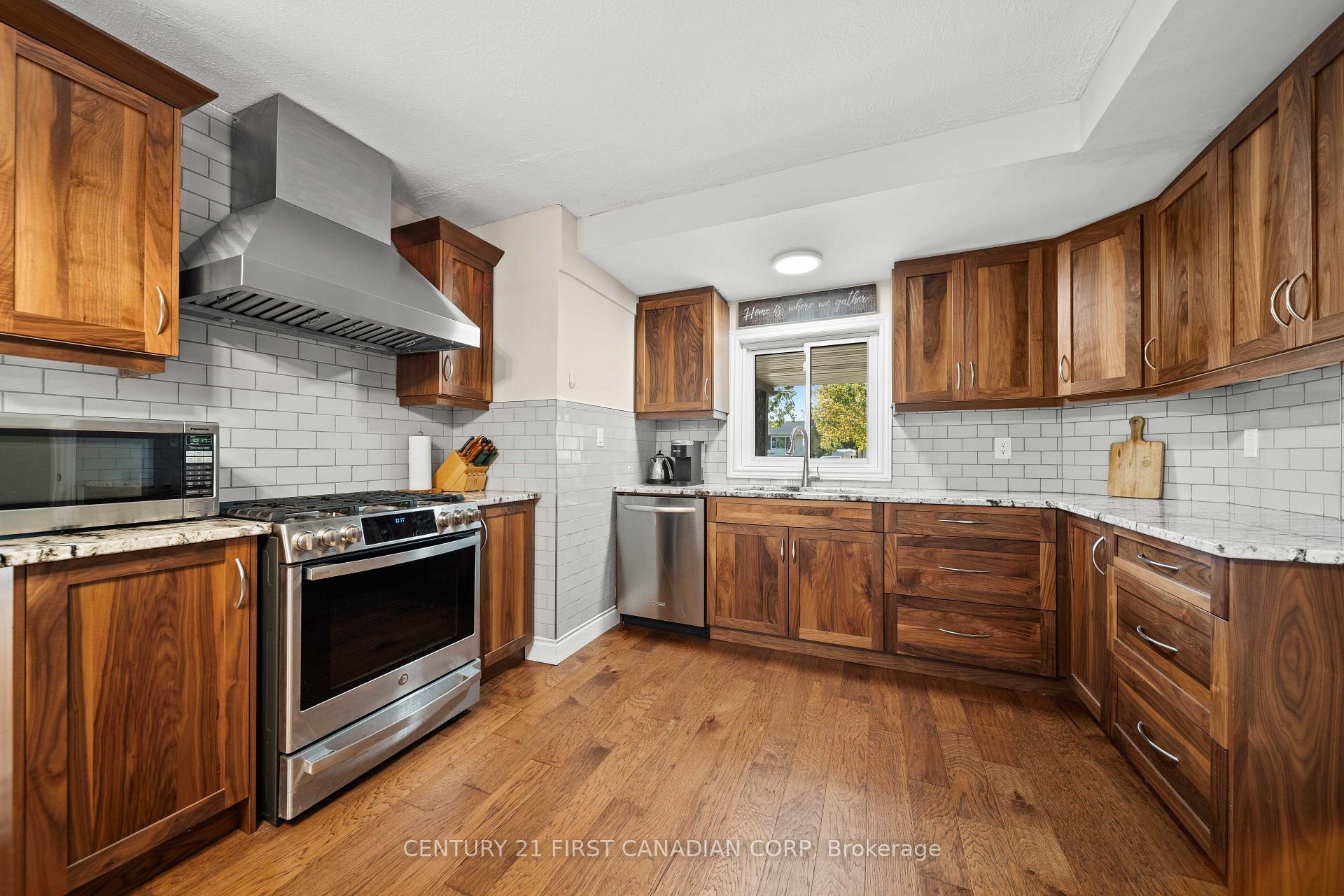 Photo 21 of 101 Kleinfeldt Avenue, Lucan Biddulph, Lucan — HOMEH