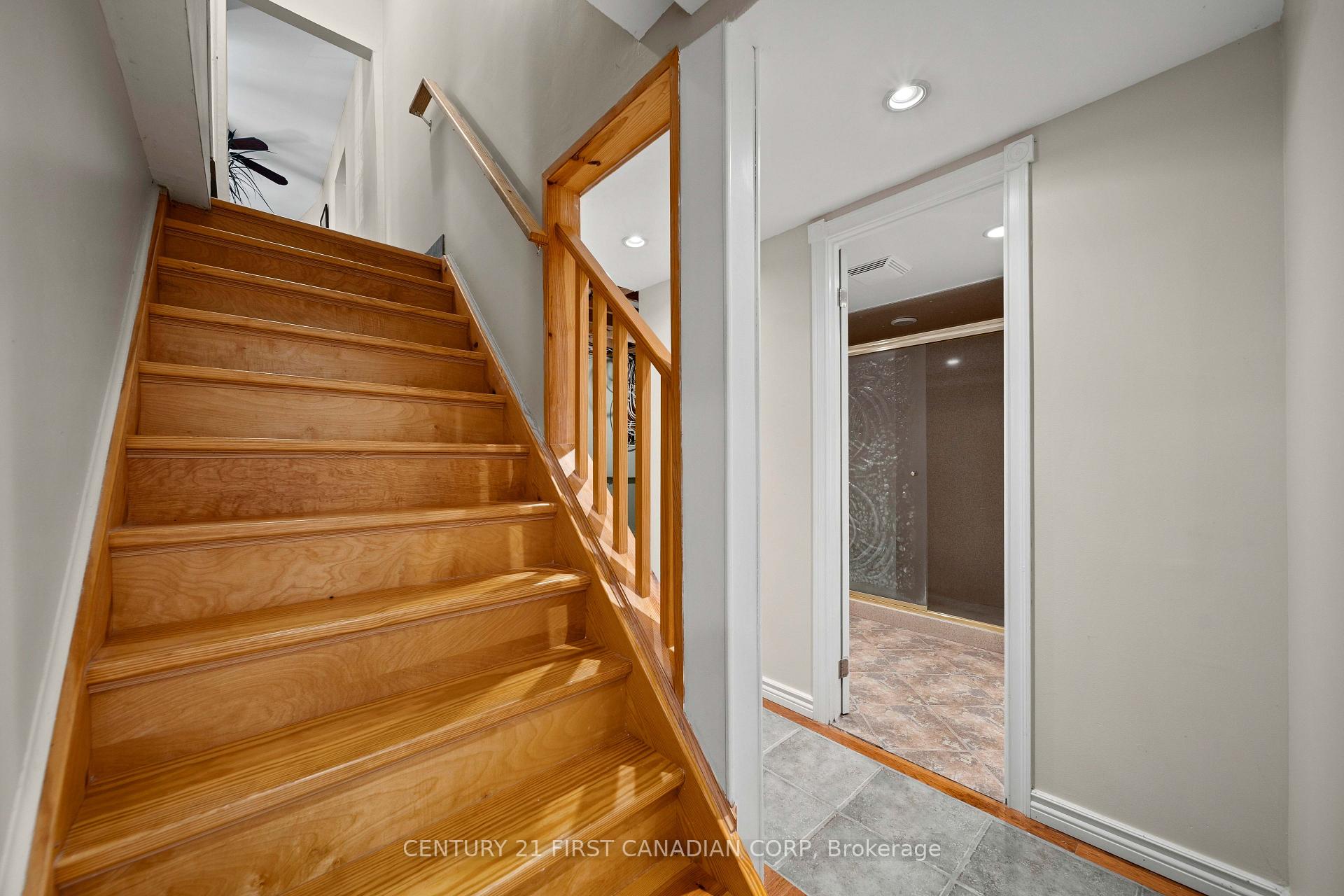 Photo 40 of 101 Kleinfeldt Avenue, Lucan Biddulph, Lucan — HOMEH