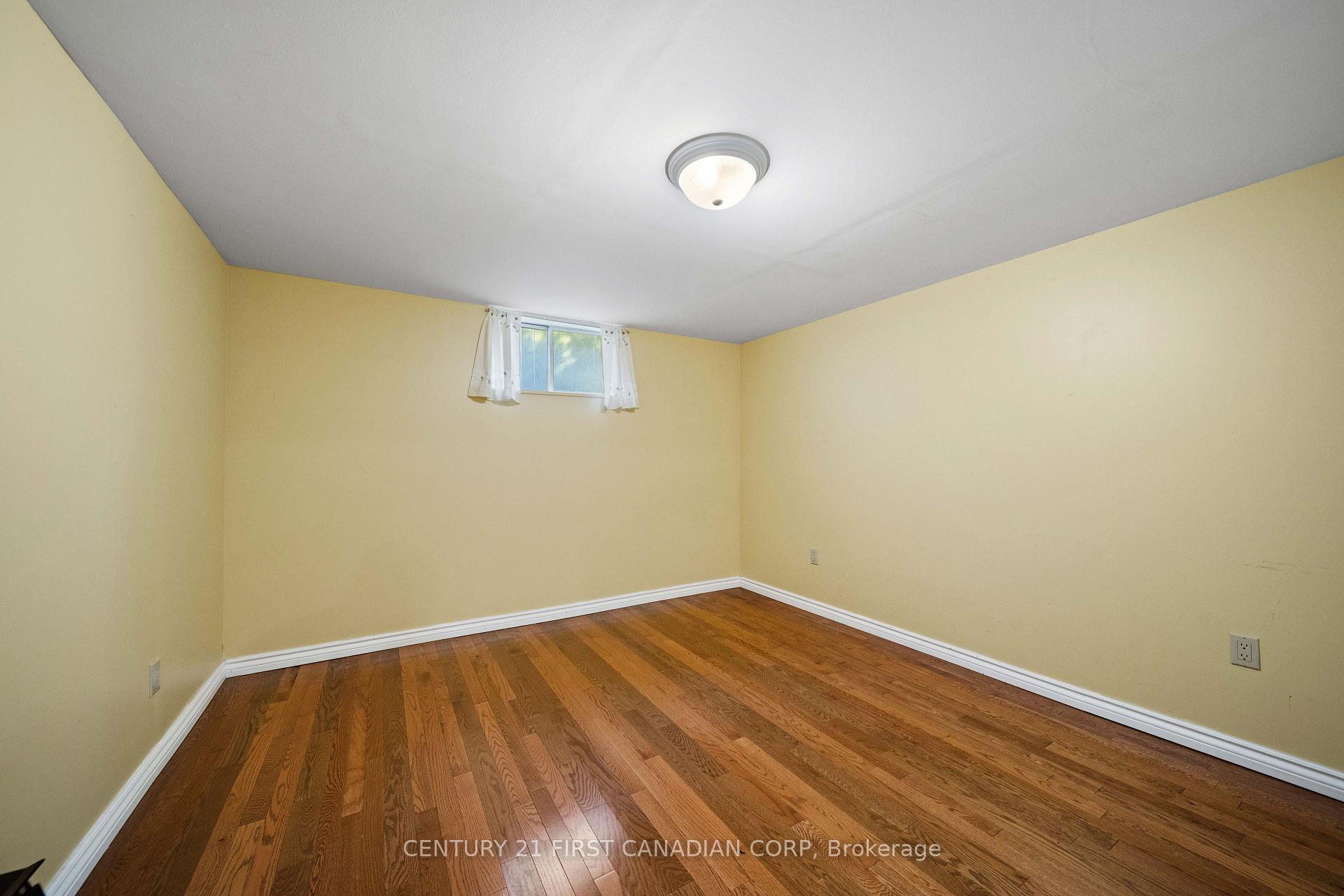 Photo 47 of 101 Kleinfeldt Avenue, Lucan Biddulph, Lucan — HOMEH