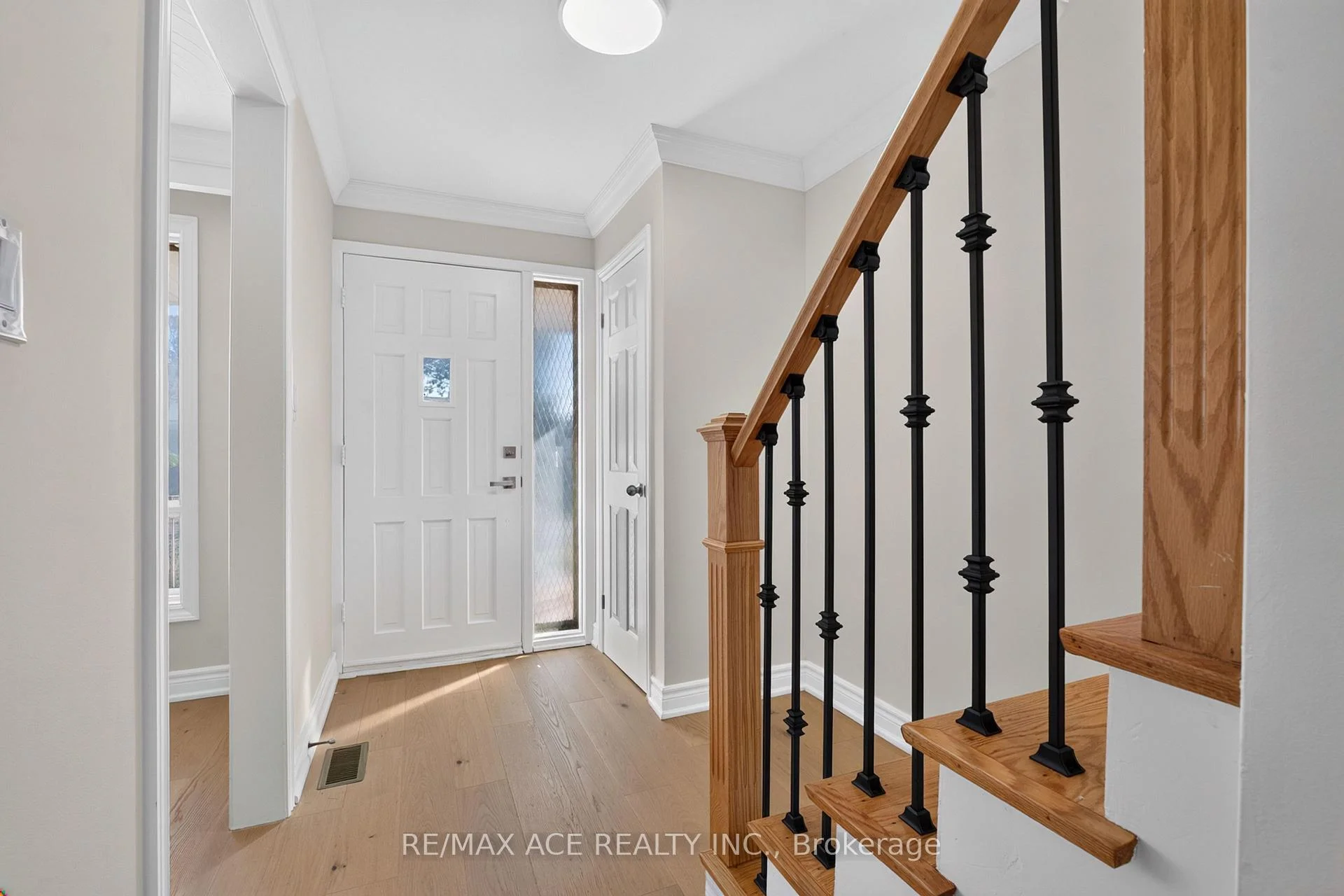 Photo 10 of 4 Linden Avenue, Scarborough, Kennedy Park — HOMEH