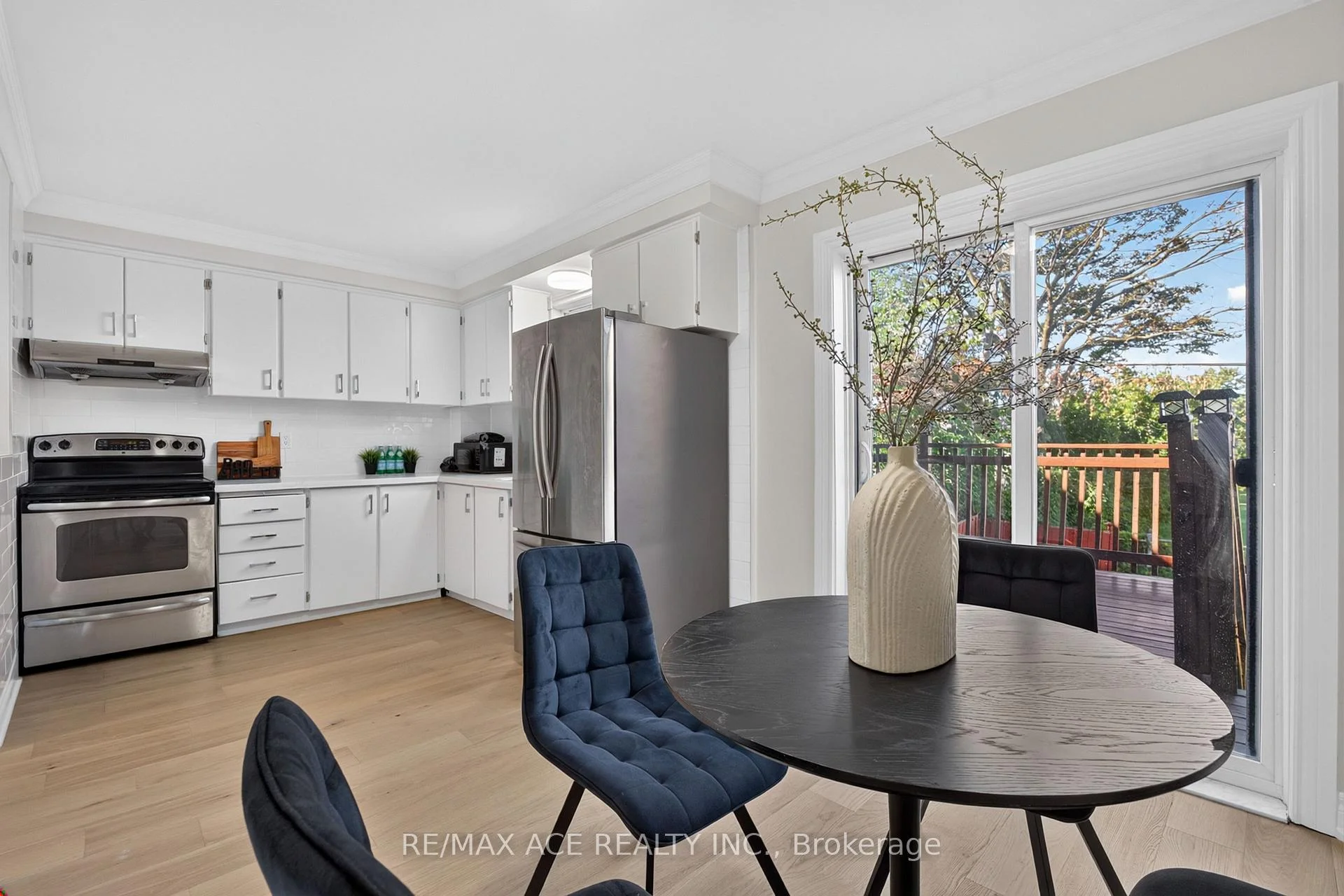 Photo 24 of 4 Linden Avenue, Scarborough, Kennedy Park — HOMEH
