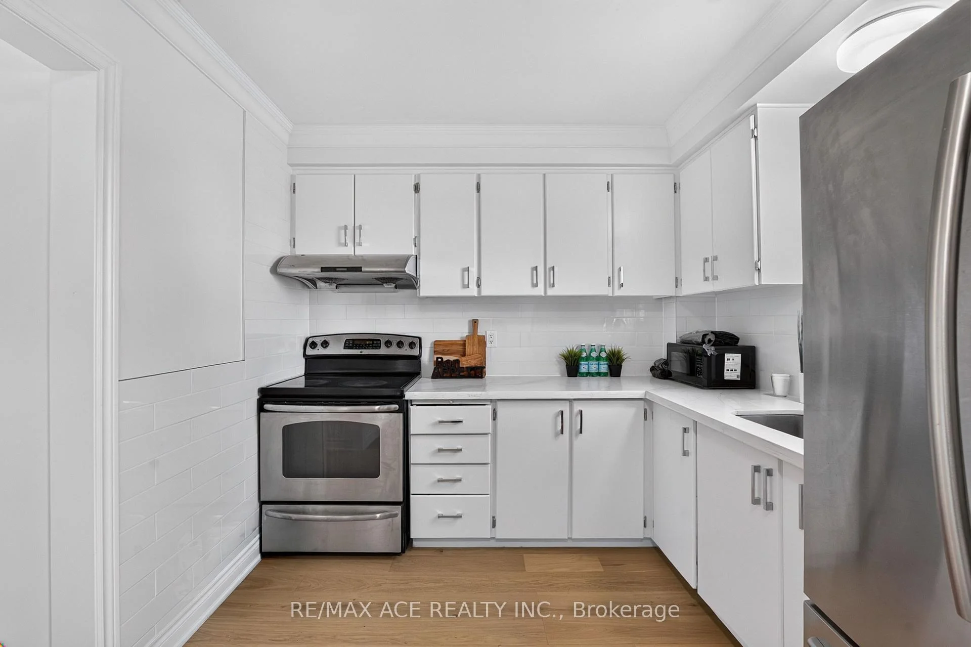 Photo 28 of 4 Linden Avenue, Scarborough, Kennedy Park — HOMEH