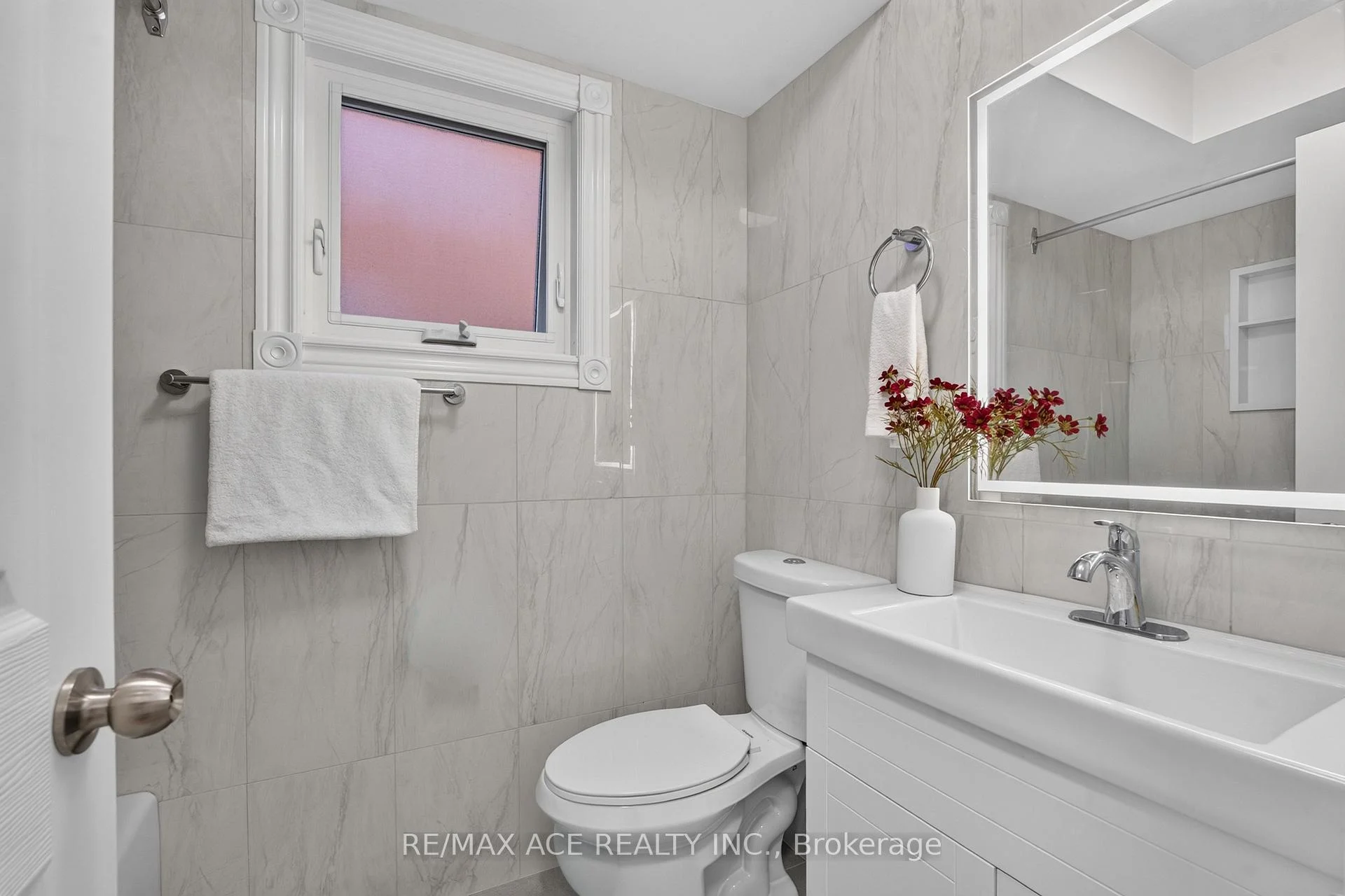 Photo 32 of 4 Linden Avenue, Scarborough, Kennedy Park — HOMEH