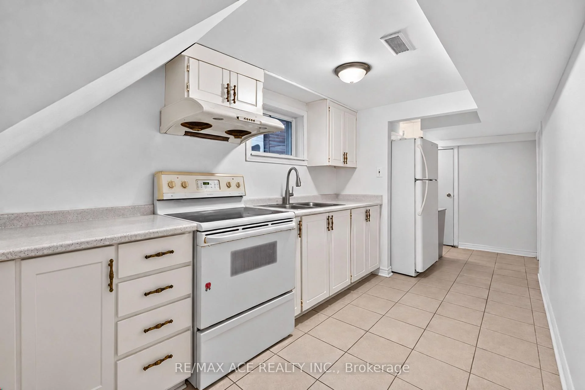 Photo 45 of 4 Linden Avenue, Scarborough, Kennedy Park — HOMEH