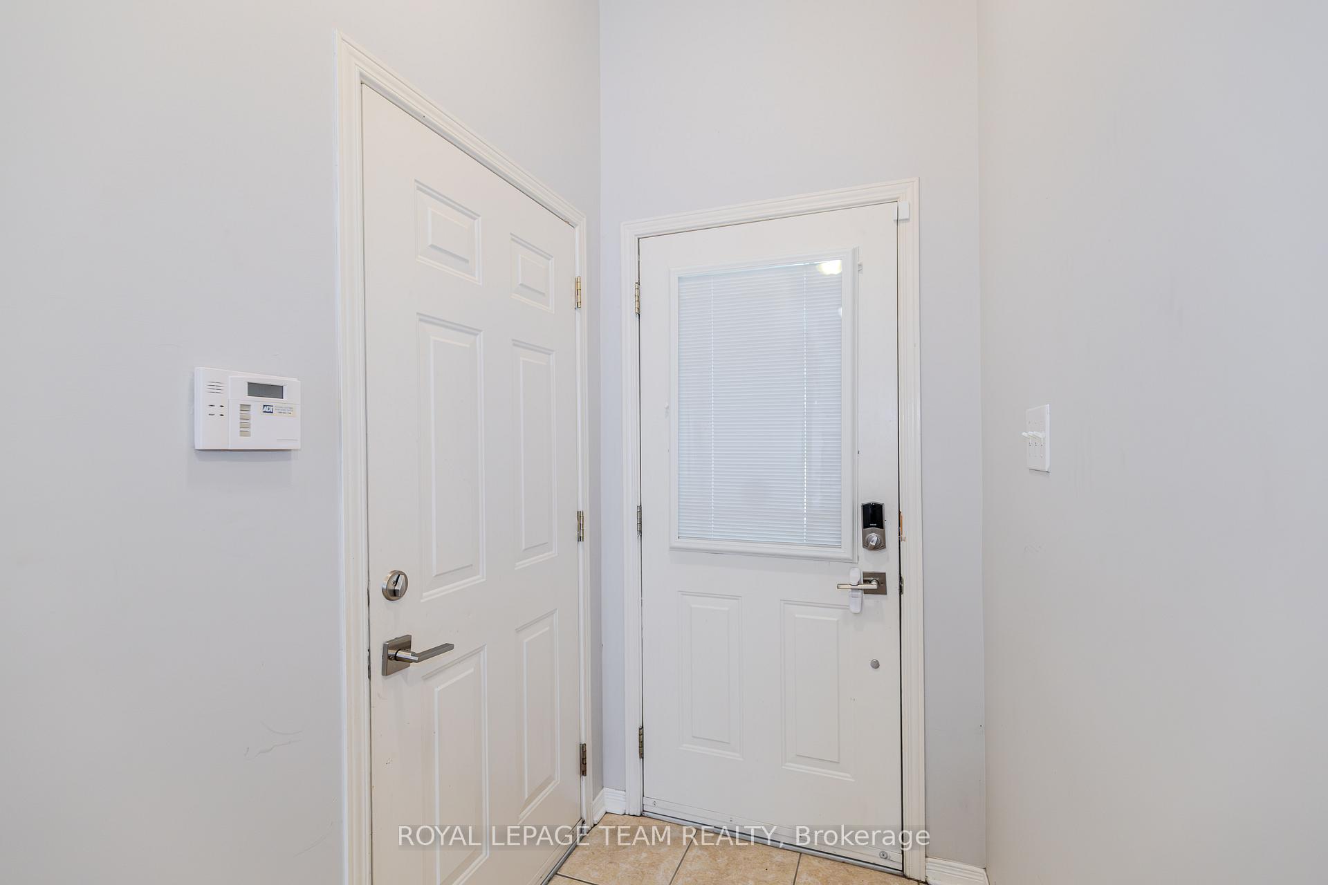 Photo 3 of 316 Bryarton Street, Ottawa, Chapel Hill — HOMEH