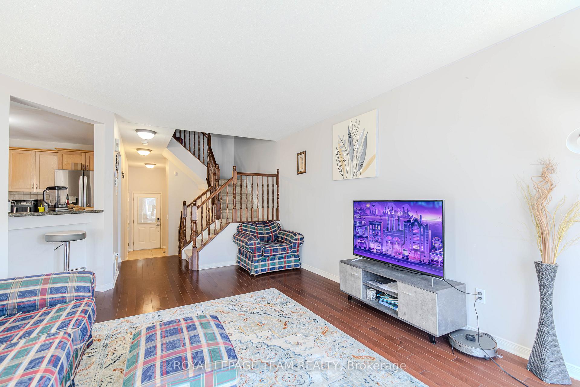 Photo 7 of 316 Bryarton Street, Ottawa, Chapel Hill — HOMEH