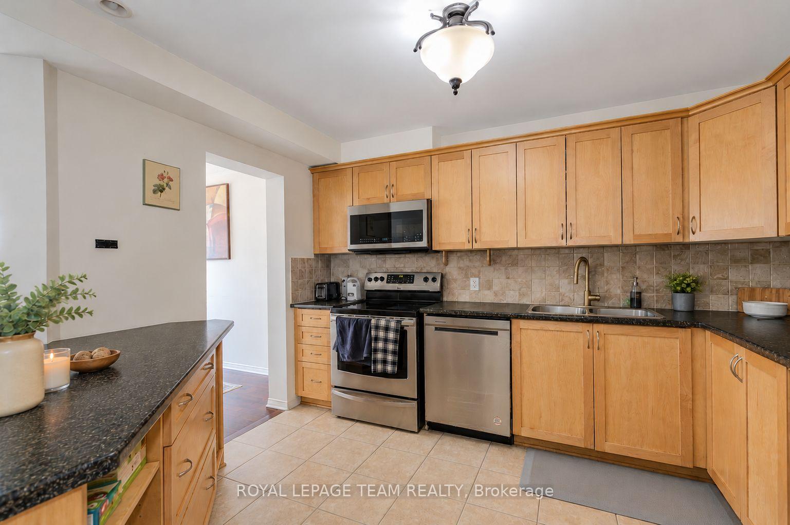 Photo 11 of 316 Bryarton Street, Ottawa, Chapel Hill — HOMEH