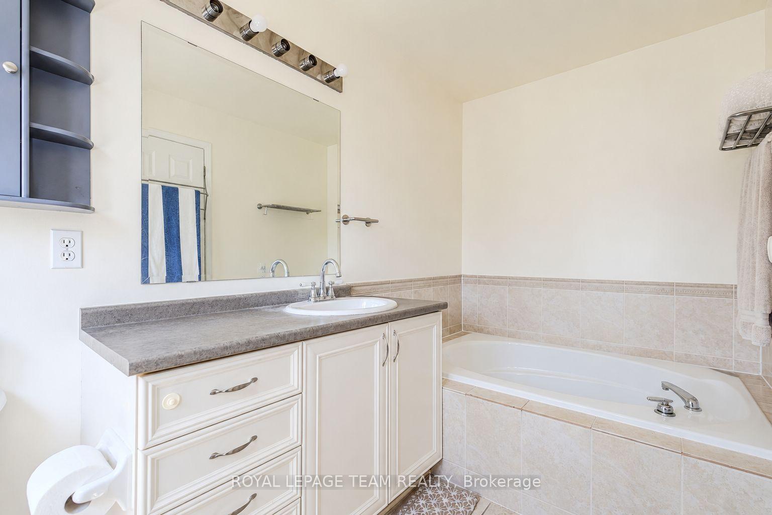 Photo 17 of 316 Bryarton Street, Ottawa, Chapel Hill — HOMEH