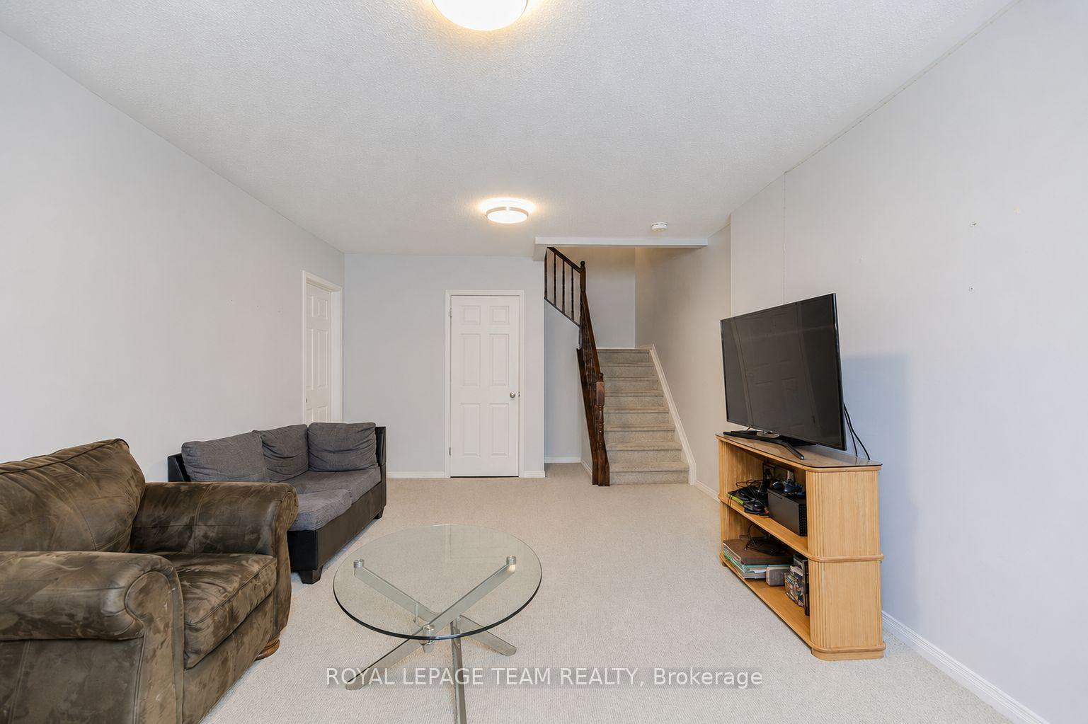 Photo 24 of 316 Bryarton Street, Ottawa, Chapel Hill — HOMEH