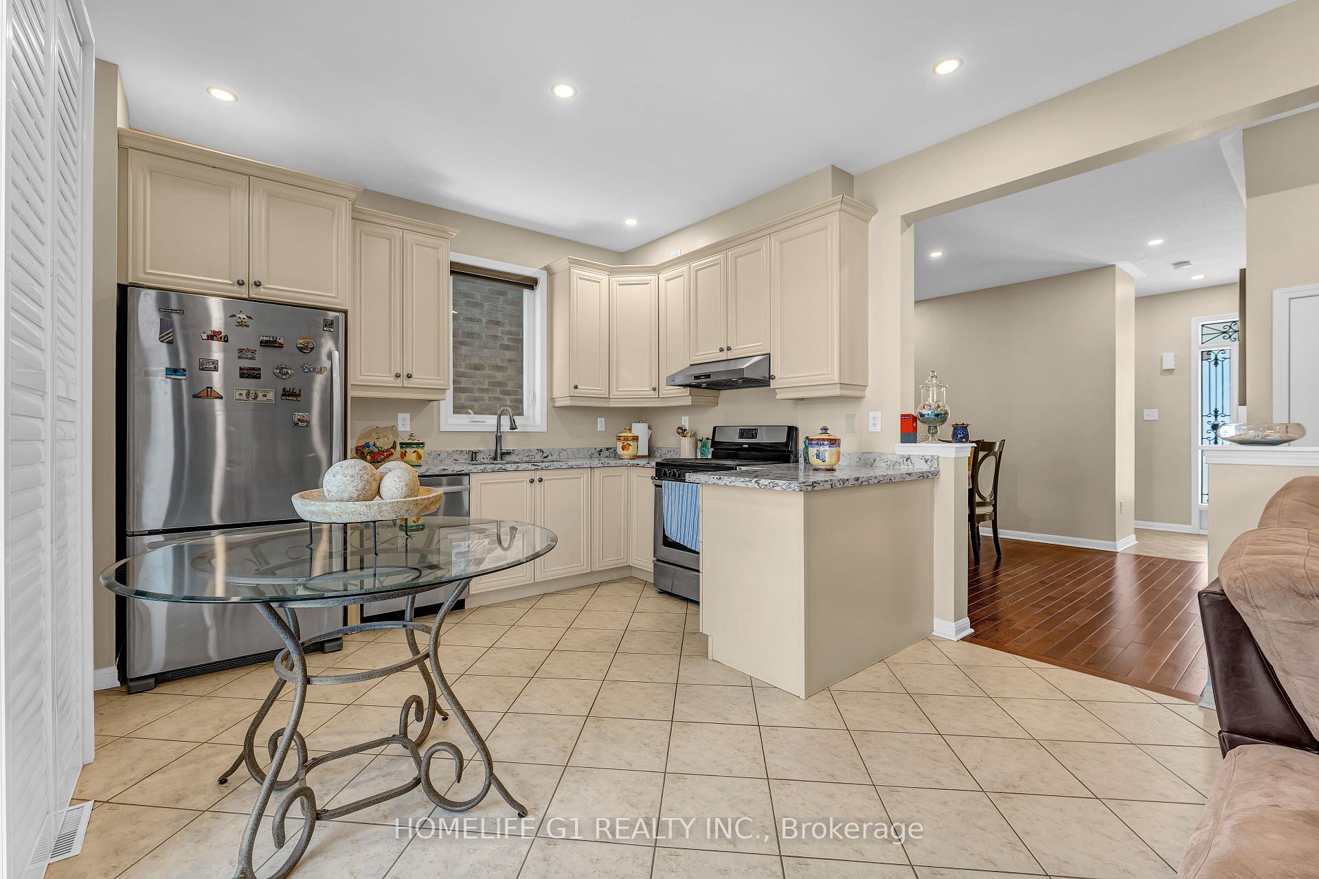 Photo 15 of 889 Challinor Terrace, Milton, Harrison — HOMEH