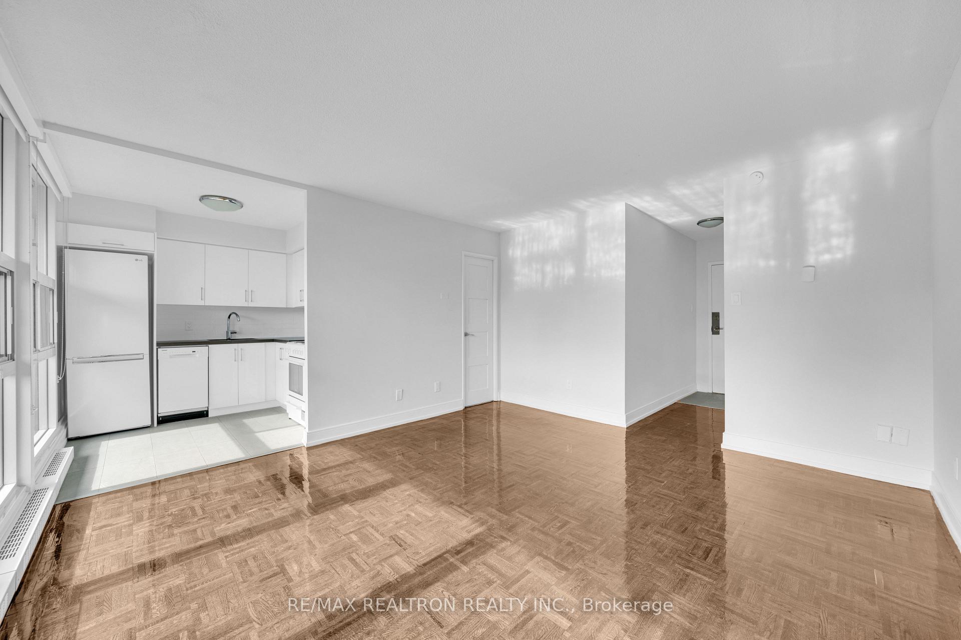 Photo 5 of Unit 1815, 33 Isabella Street, Toronto, Church-Yonge Corridor — HOMEH