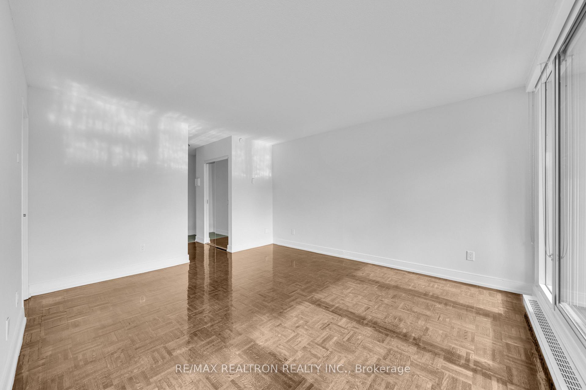 Photo 6 of Unit 1815, 33 Isabella Street, Toronto, Church-Yonge Corridor — HOMEH